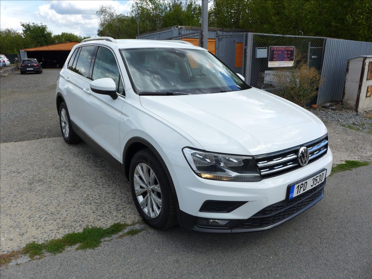 Volkswagen Tiguan, 2,0 TDi 110KW  NAVI APP 1.MAJ - fotka 4