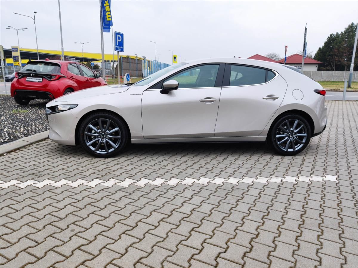 Mazda 3, 2,5 HB e-Skyactiv G140 6MT Cen - fotka 5