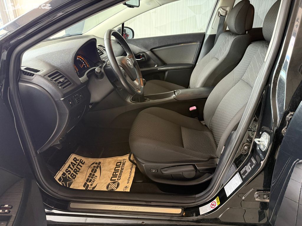 Toyota Avensis, fotka 20