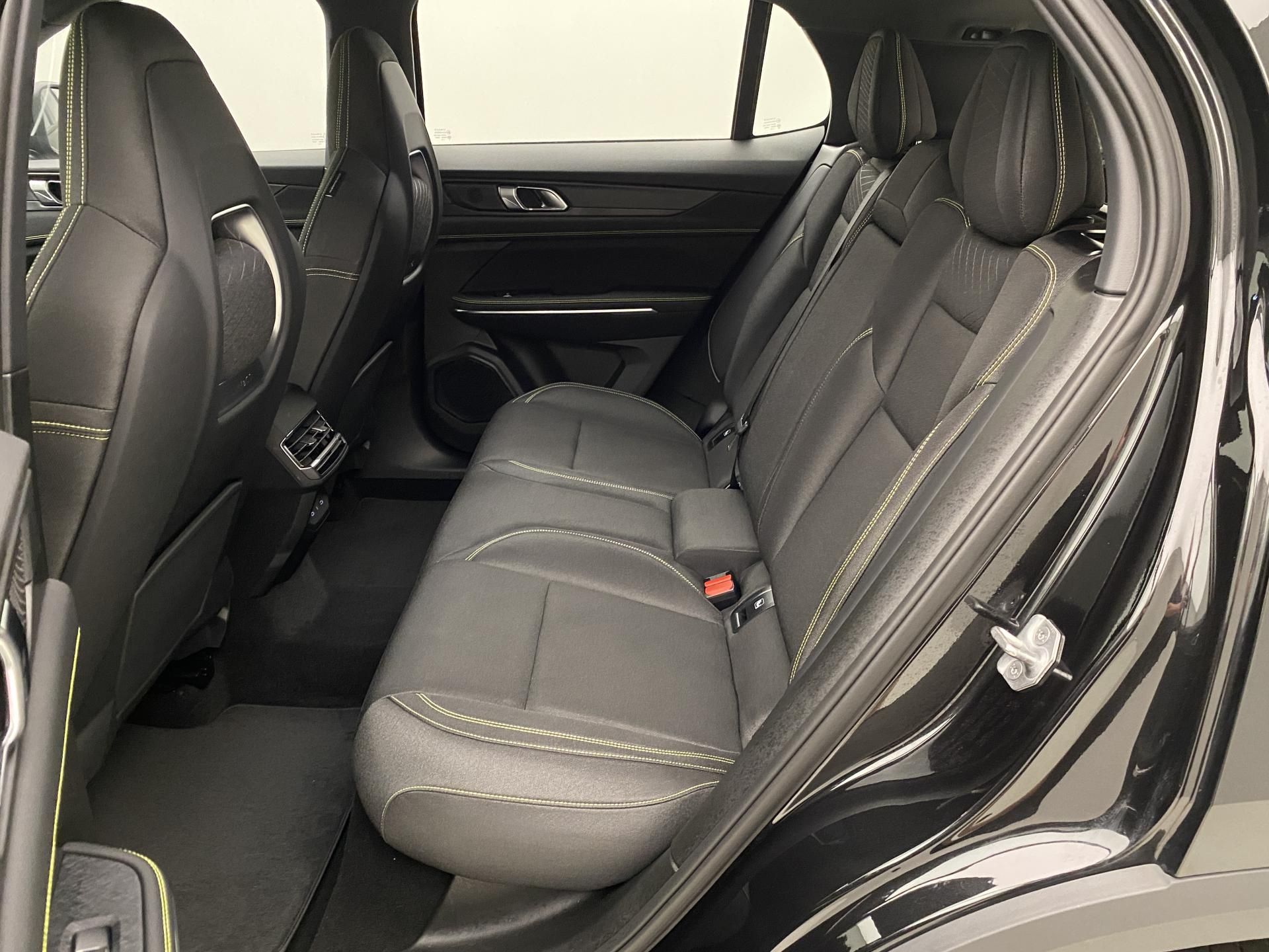 Lynk & Co 01, CORE PHEV AUT CZ 1.maj - fotka 4