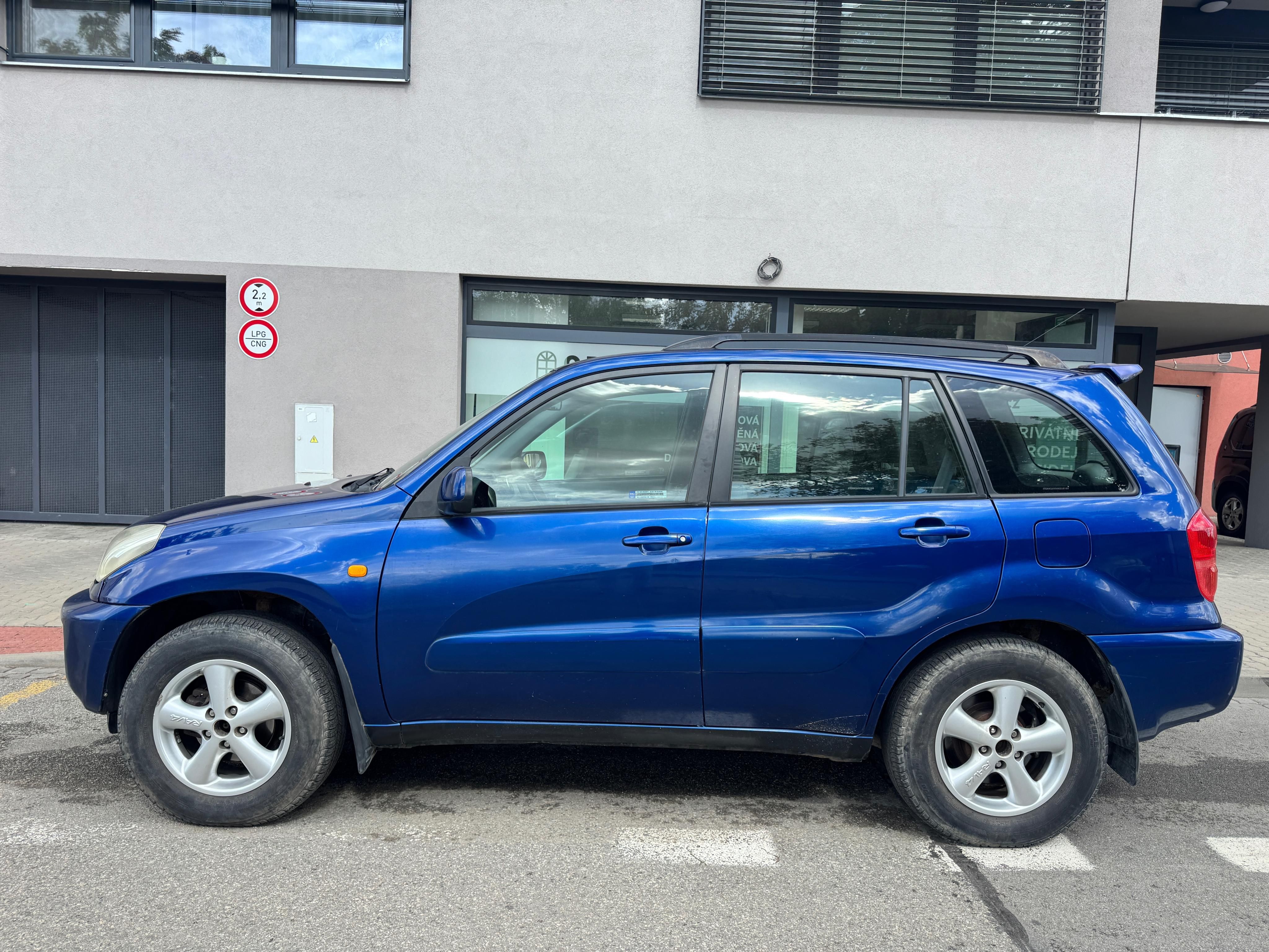 Toyota Rav4, 2.0VVTi, 4x4, tažné - fotka 2