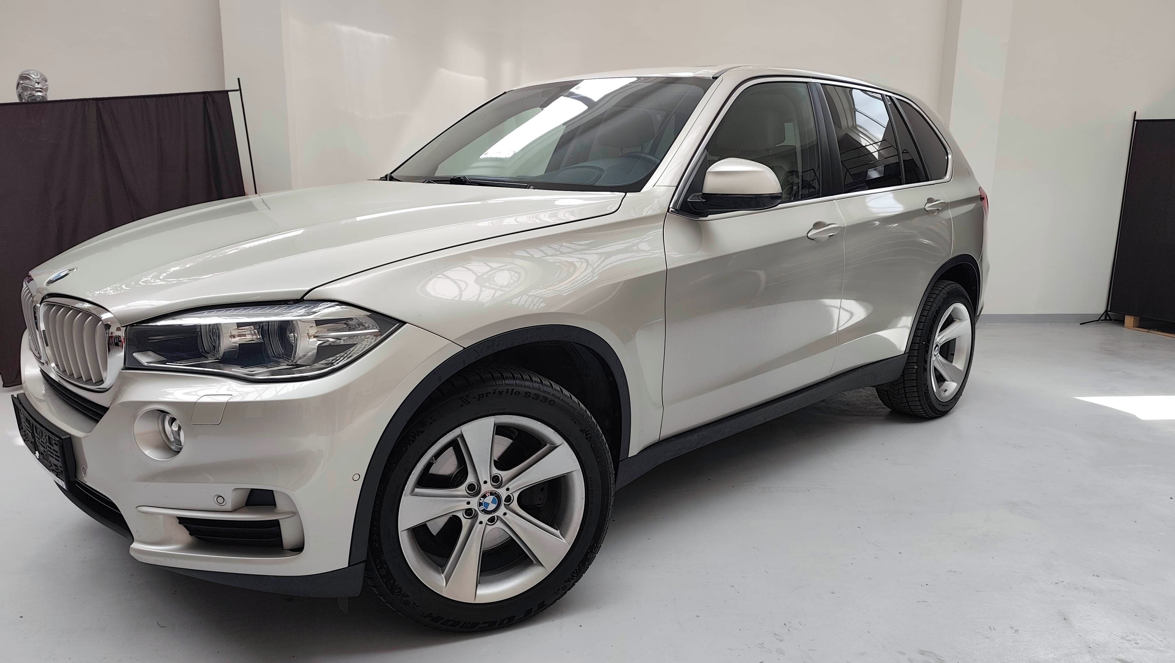 BMW X5, 40d 230kw velká výbava