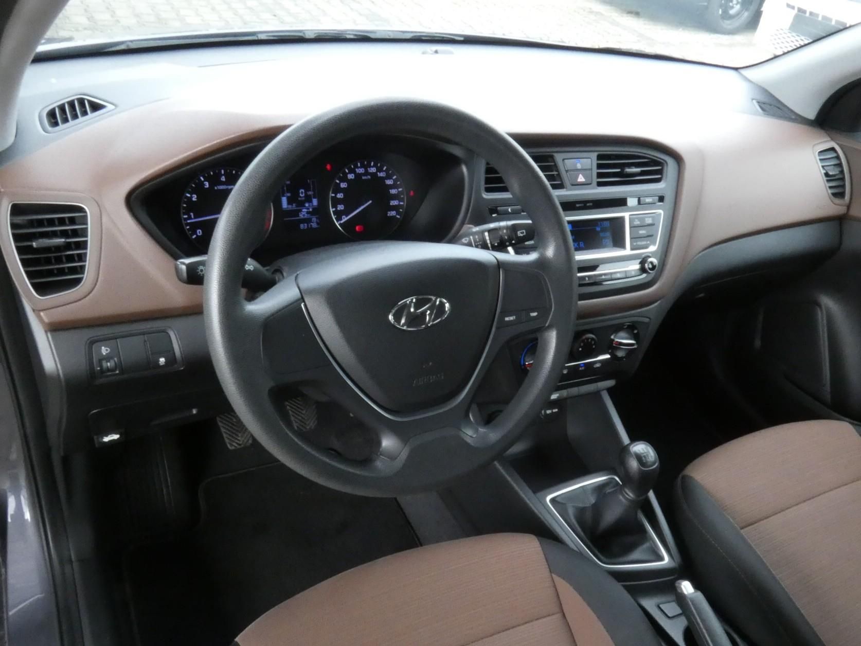 Hyundai i20, 1,2 /55kW - fotka 5