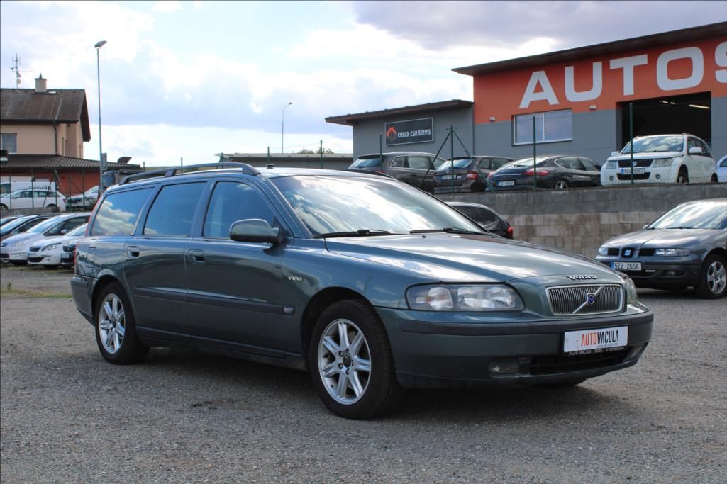 Volvo V70, 2,4 D  D5, KLIMA, STK 8/2028 - fotka 3