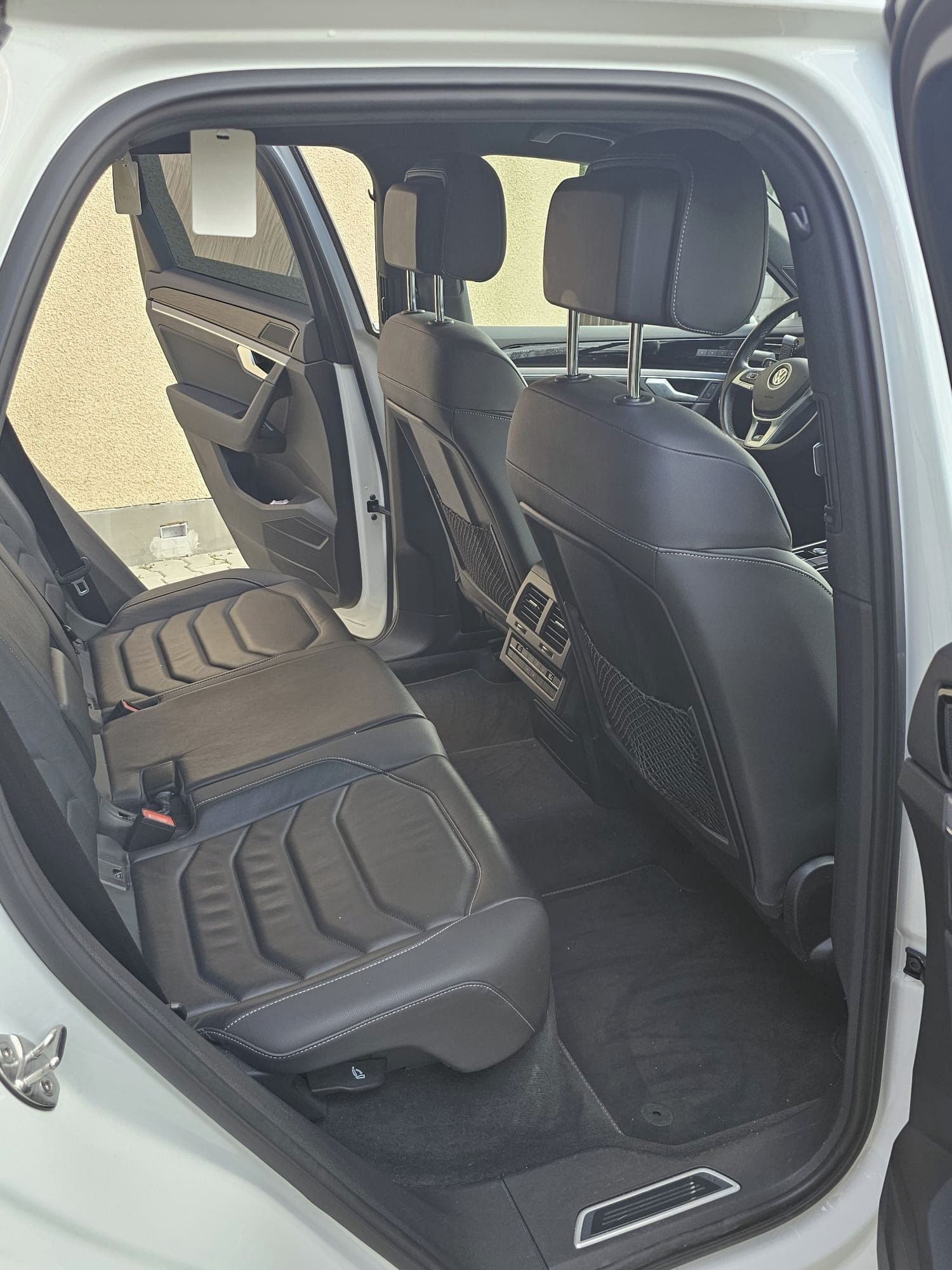 Volkswagen Touareg, 3,0 TDI  R-Line, 4x4 Automat - fotka 5