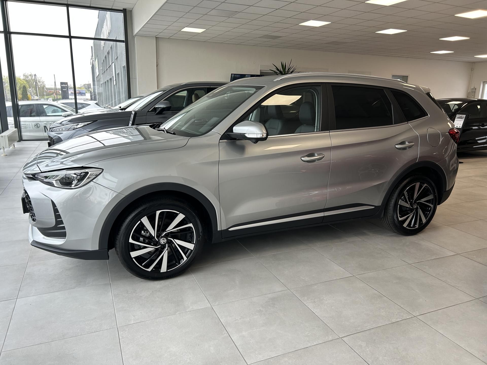MG ZS, HEV 145kW Exclusive - fotka 3
