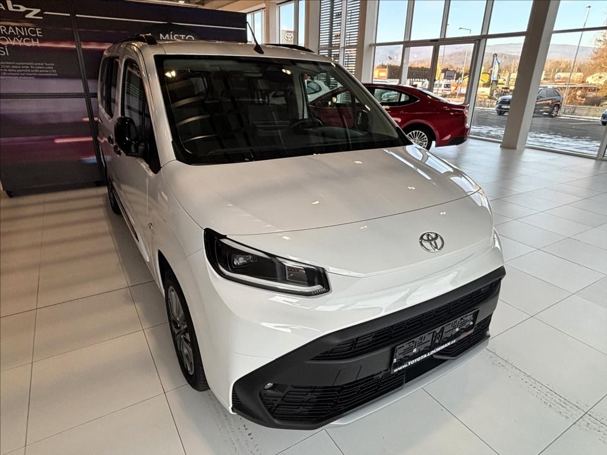 Toyota Proace City Verso, 1,5   LWB 1.5D 100 MT Family