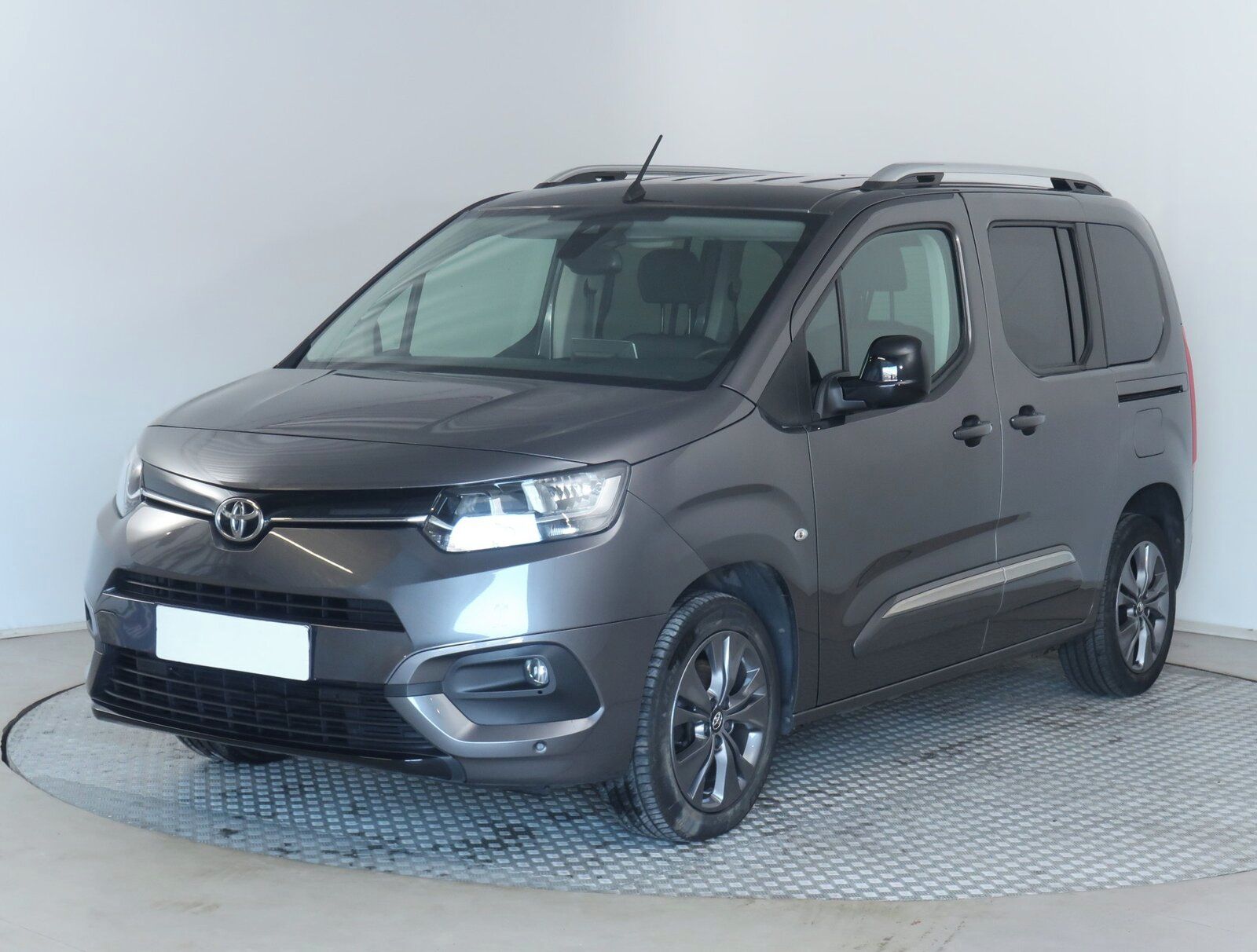 Toyota Proace City Verso, 1.2 T, 5Míst, Klima, ČR, 1Maj - fotka 2
