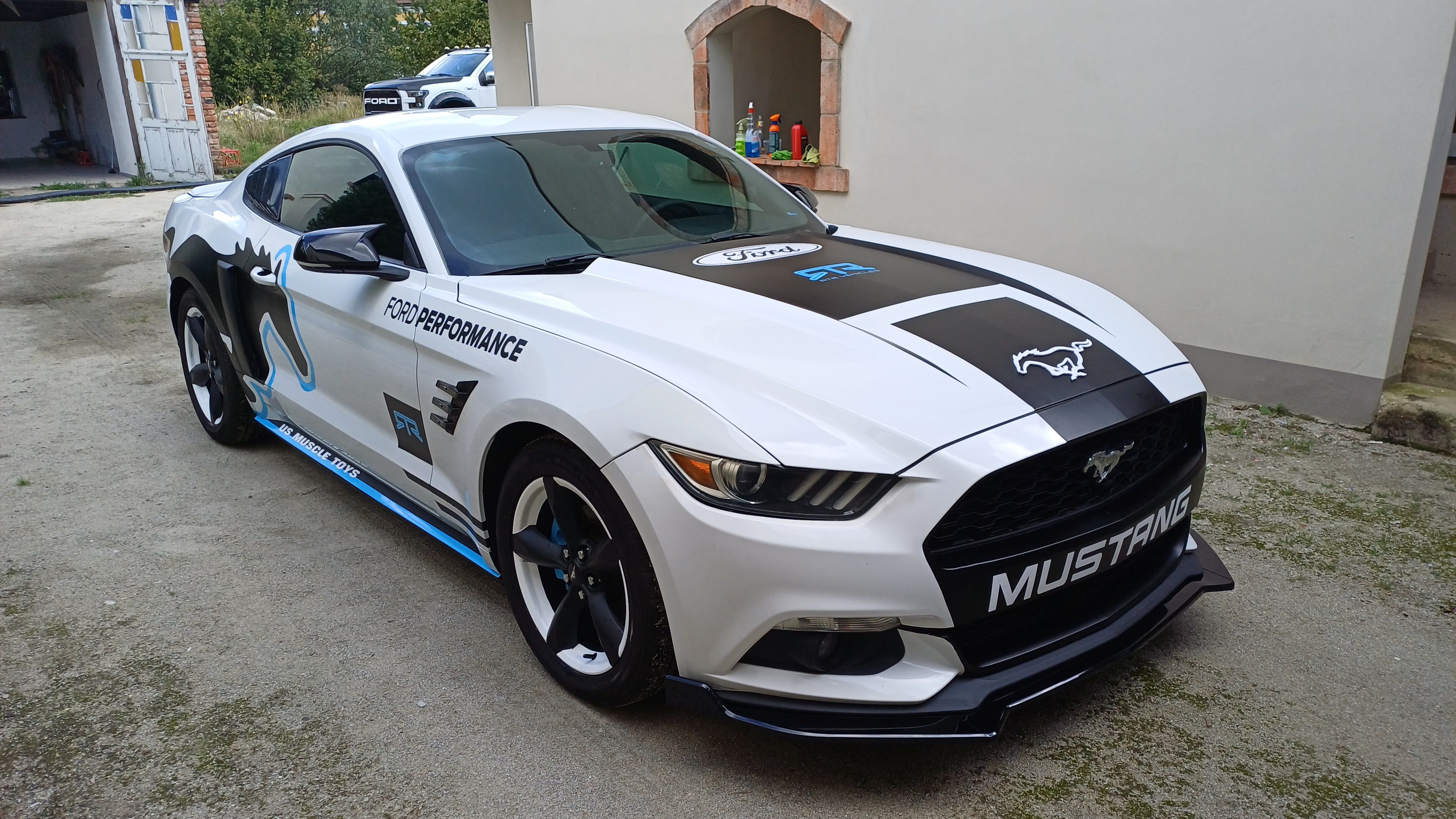 Ford Mustang, 3,7 , V6, automat,pěkný kus - fotka 3