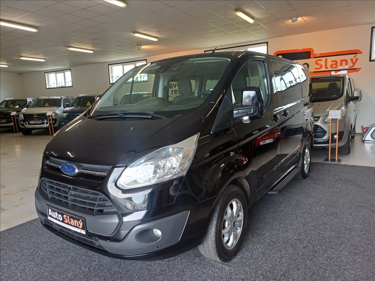 Ford Tourneo Custom, 2,2 Titanium 114kW,po servisu