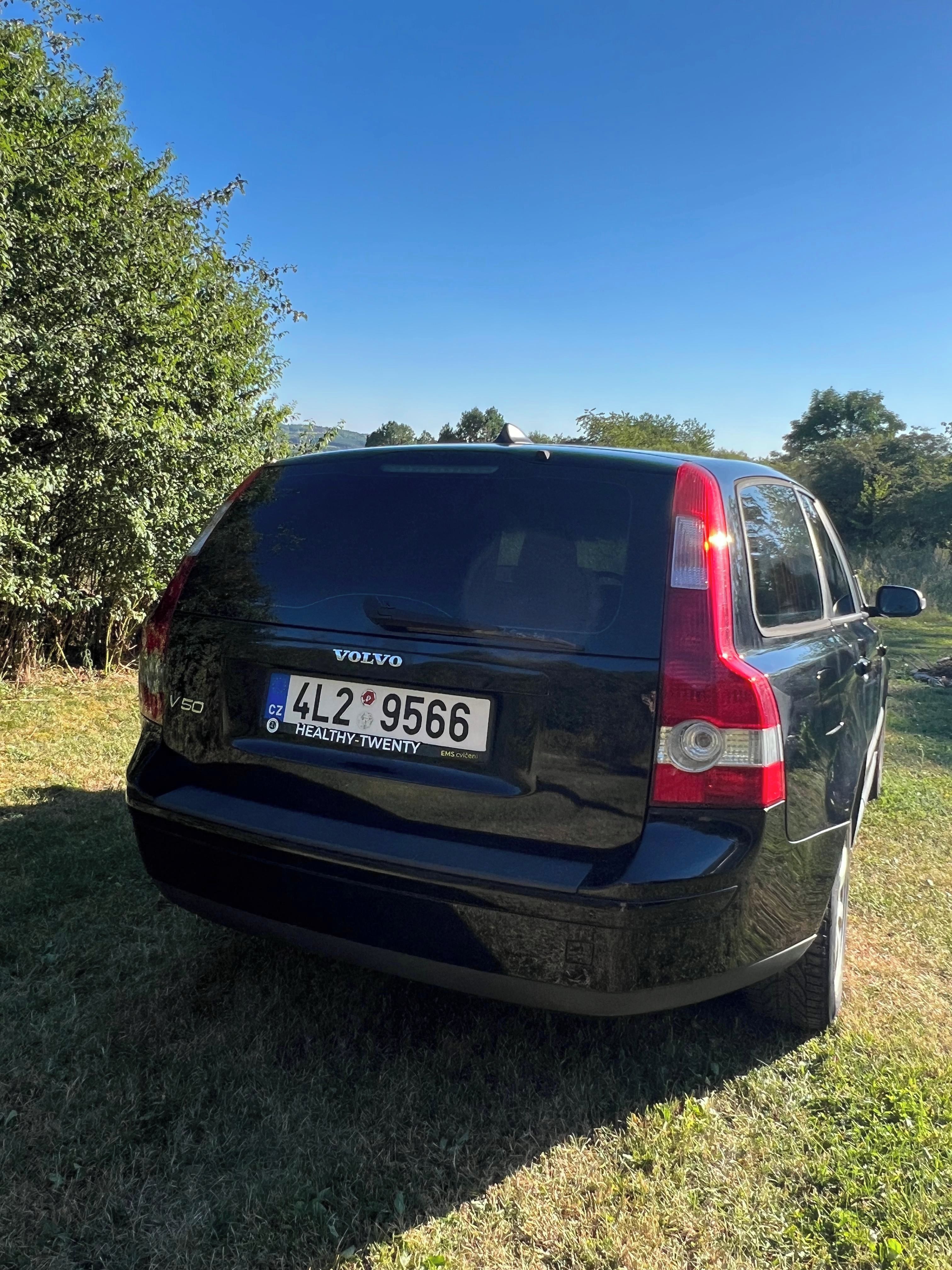 Volvo V50, VOLVO V50 kombi 2.0 D - fotka 4