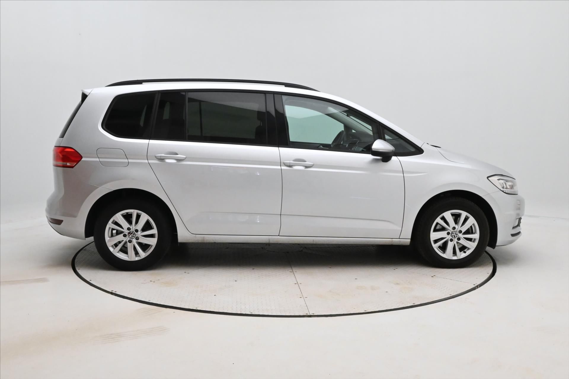 Volkswagen Touran, 2,0 TDI 110kW DSG Comfortline - fotka 4