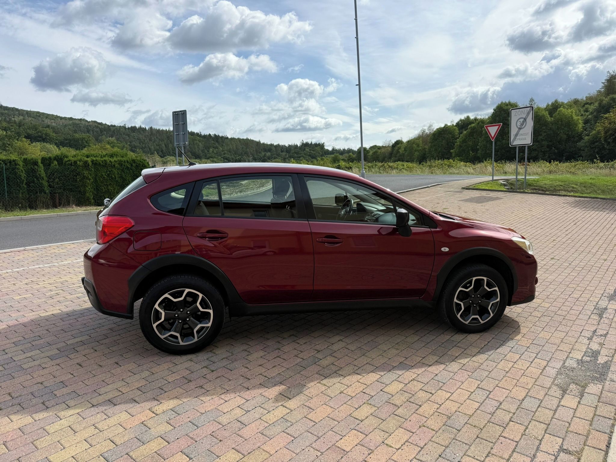 Subaru XV, 1.6i 84kW AWD TAŽNÉ KLIMA - fotka 6