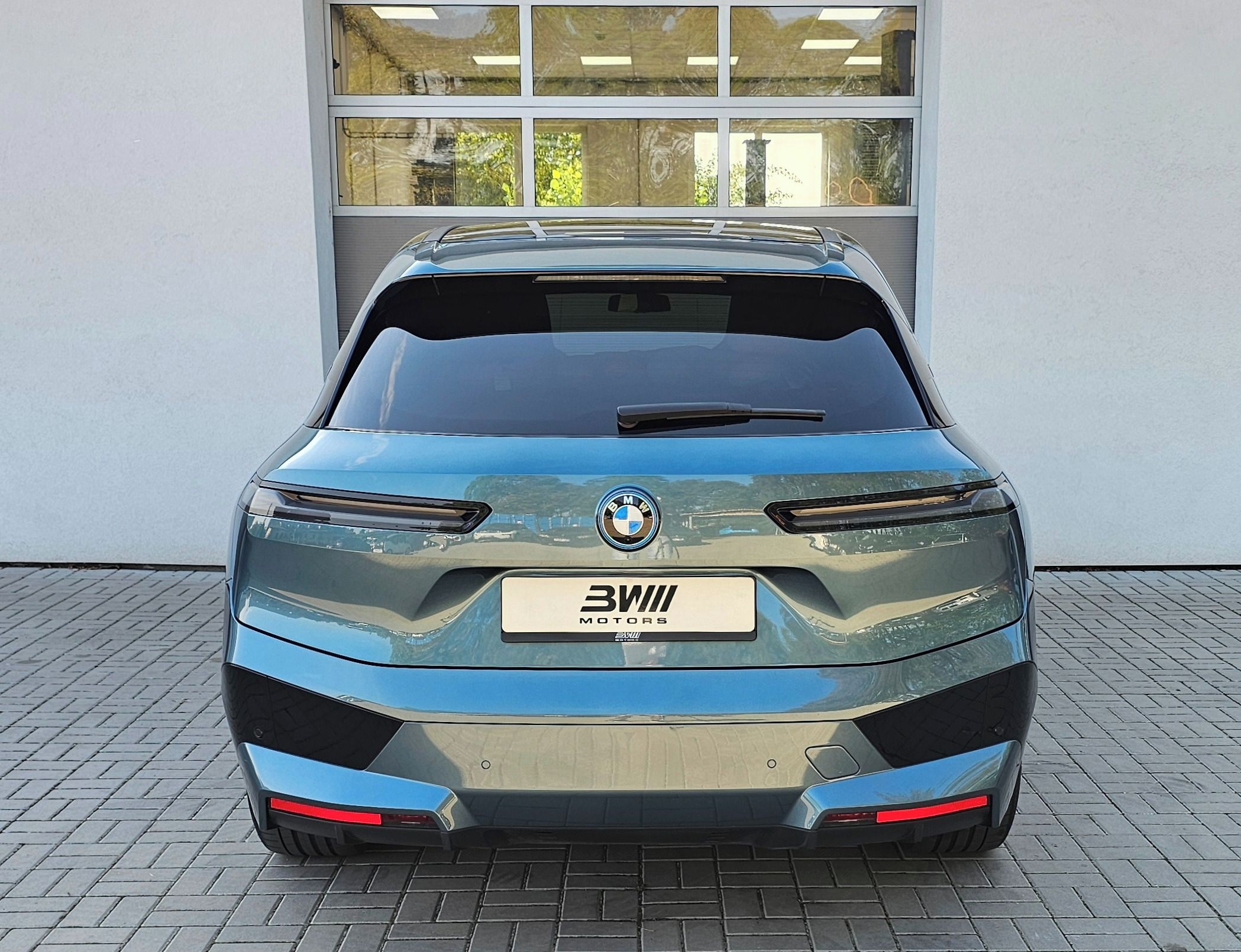 BMW iX, xDrive50, SoH94% - fotka 6