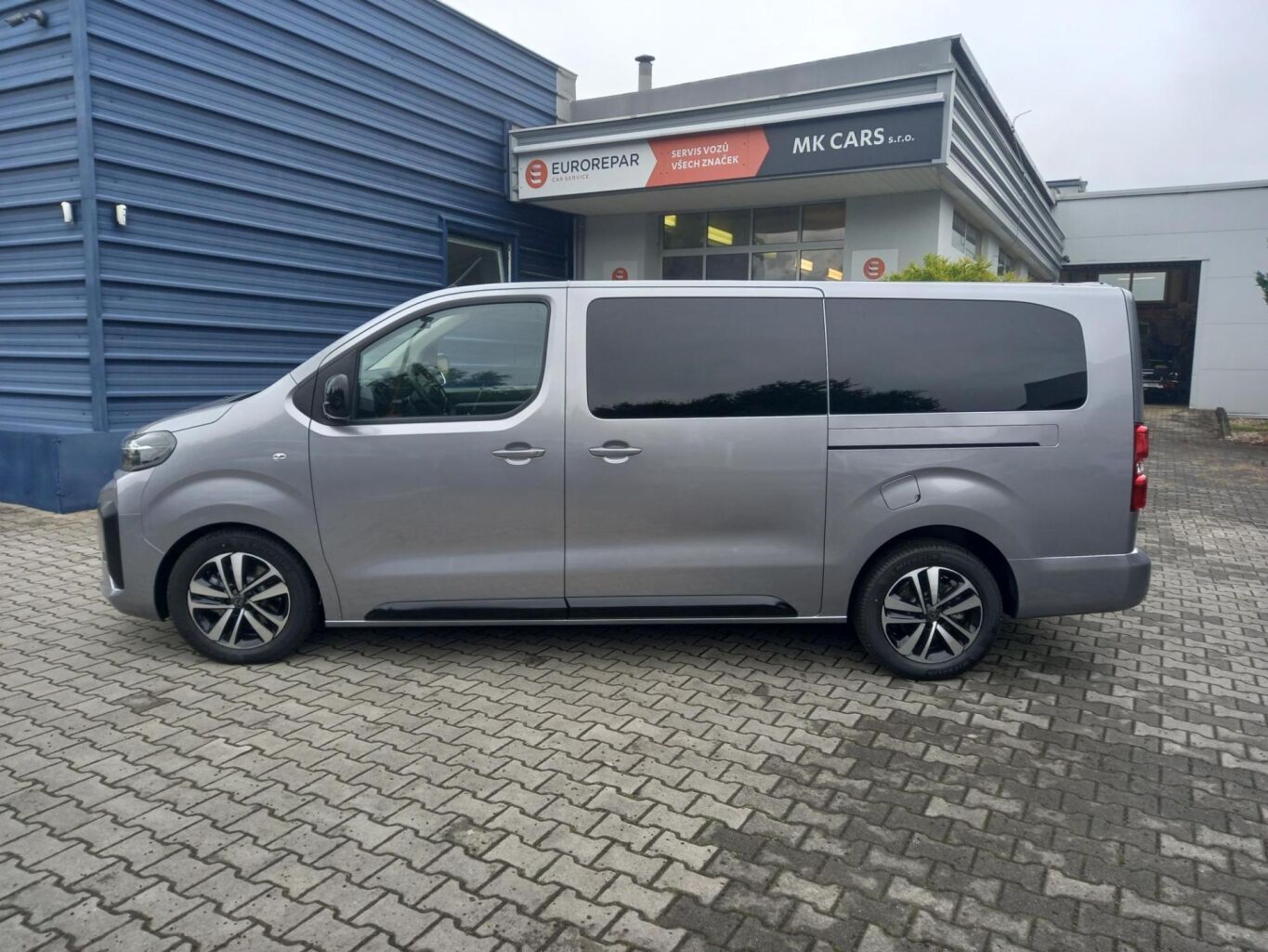 Peugeot Traveller, Active L3 2.2 BlueHDi 150 man - fotka 2