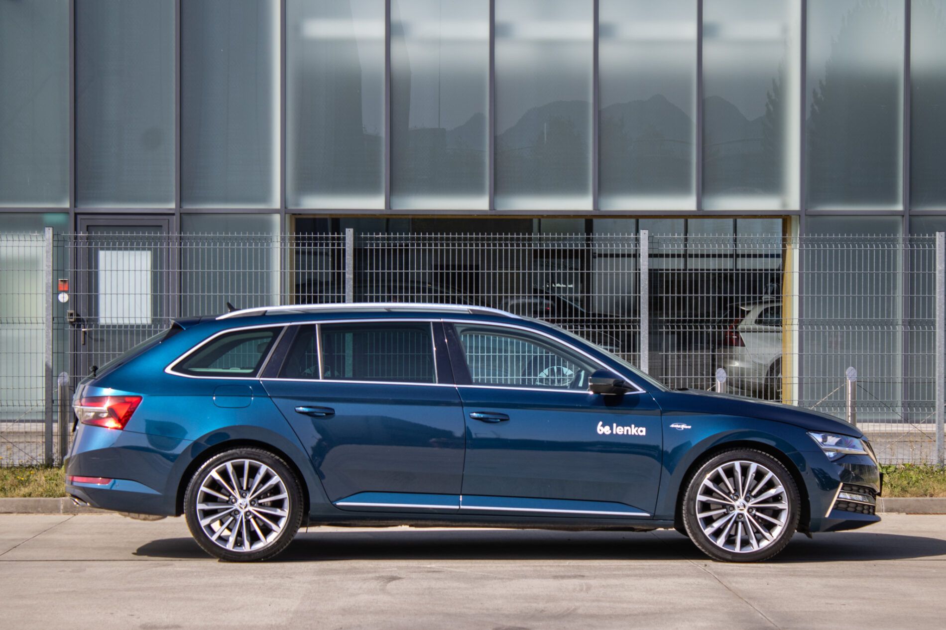 Škoda Superb - fotka 4