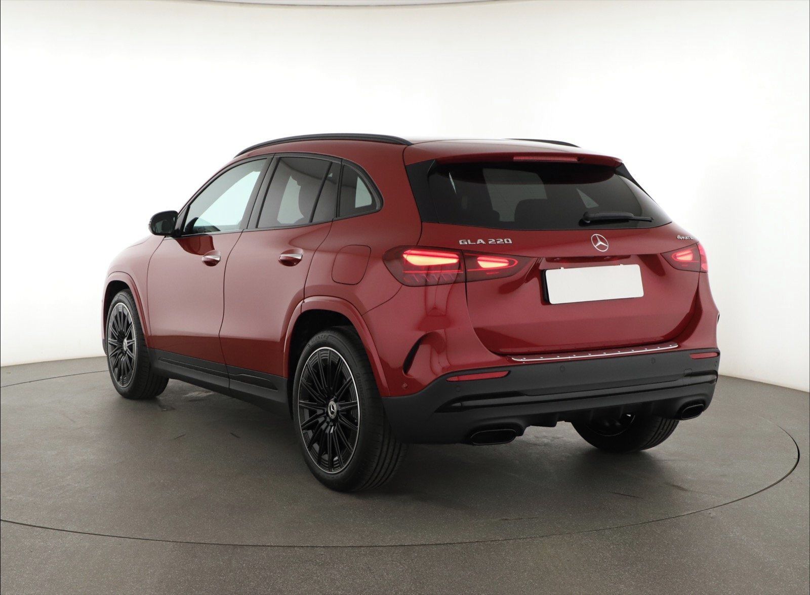 Mercedes-Benz GLA, 220 4MATIC, AMG Line, Automat - fotka 3