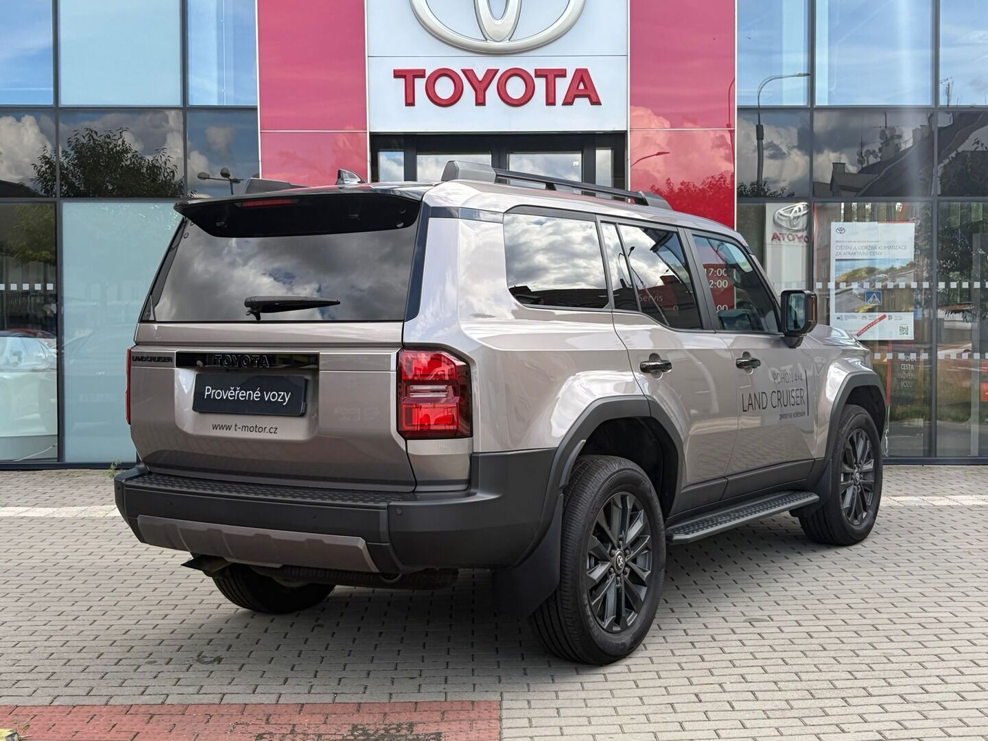 Toyota Land Cruiser, 2.8 Executive - fotka 3