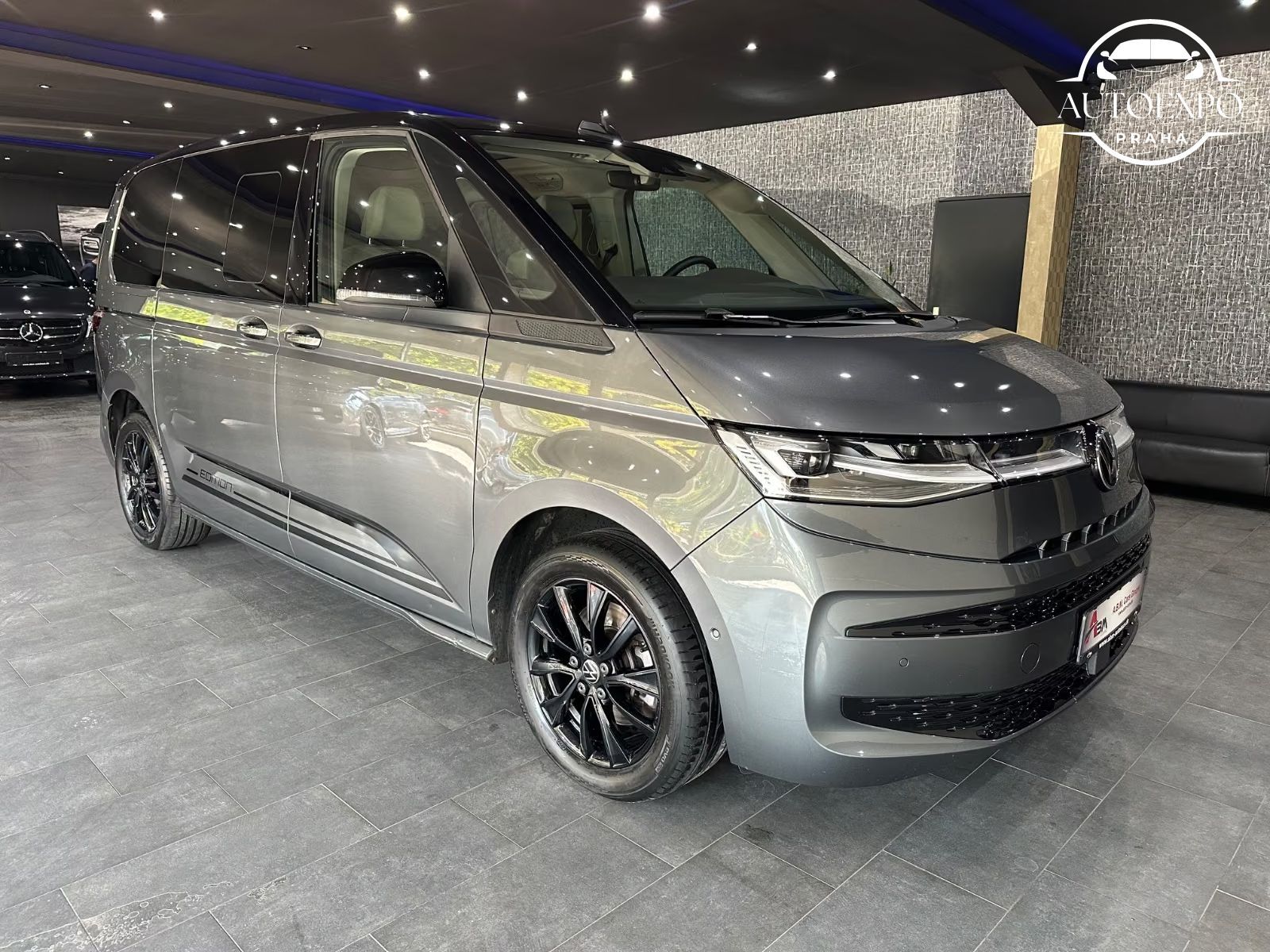 Volkswagen Multivan, EDITION / PANORAMA / 7.míst* - fotka 3