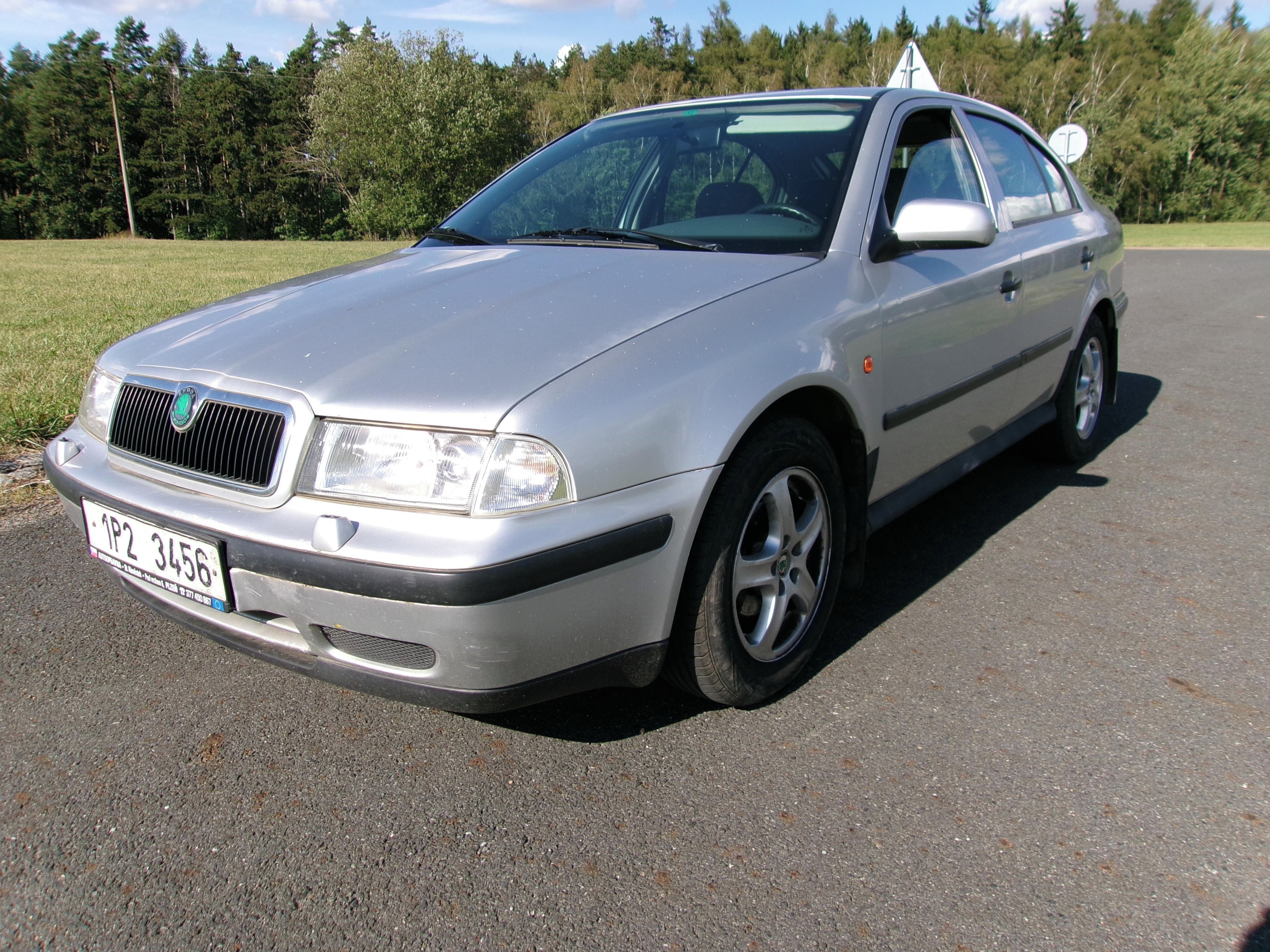 Škoda Octavia, 1,6 74KW koup ČR nová STK