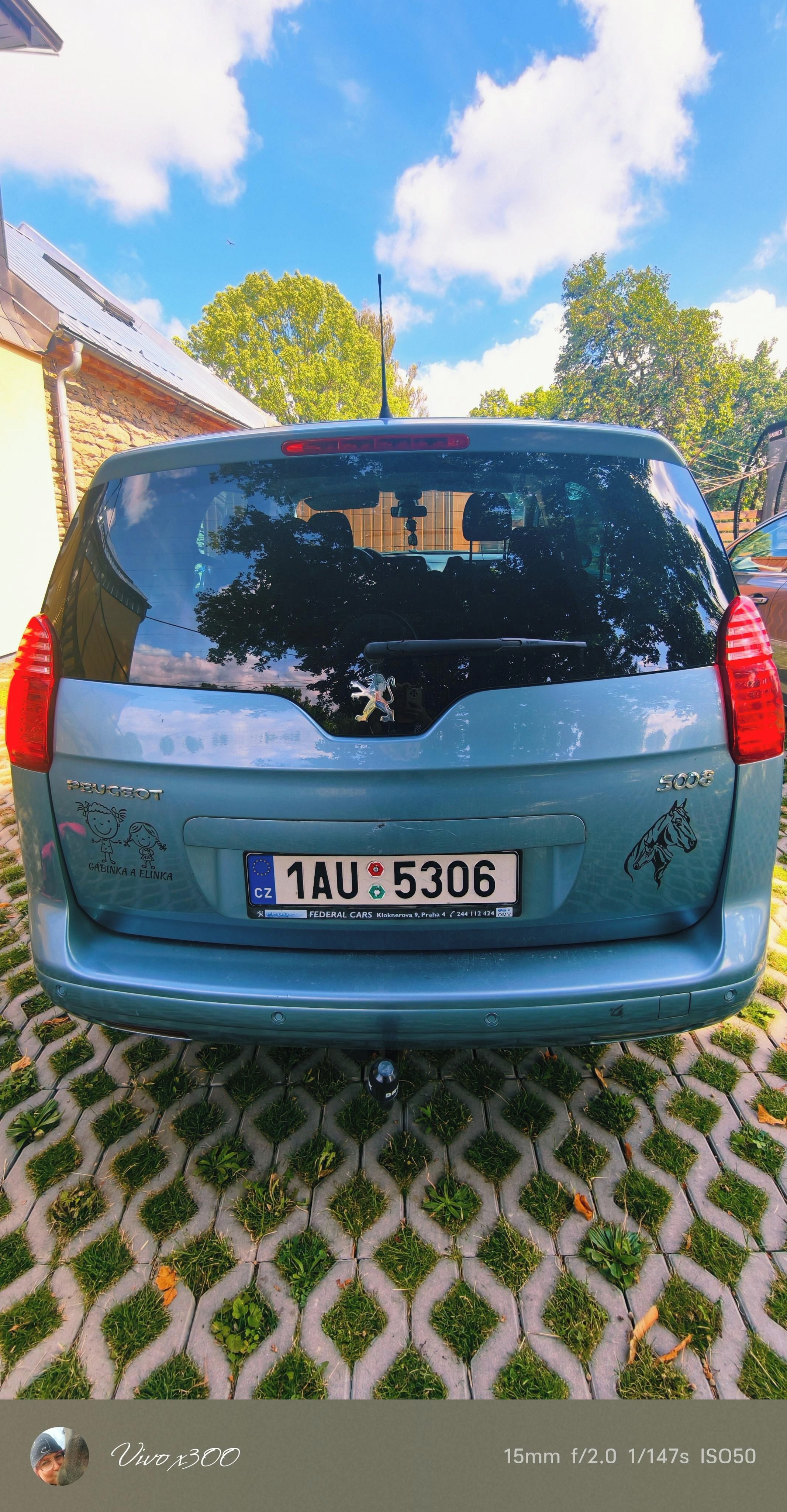 Peugeot 5008, 1,6 benzín turbo - fotka 2