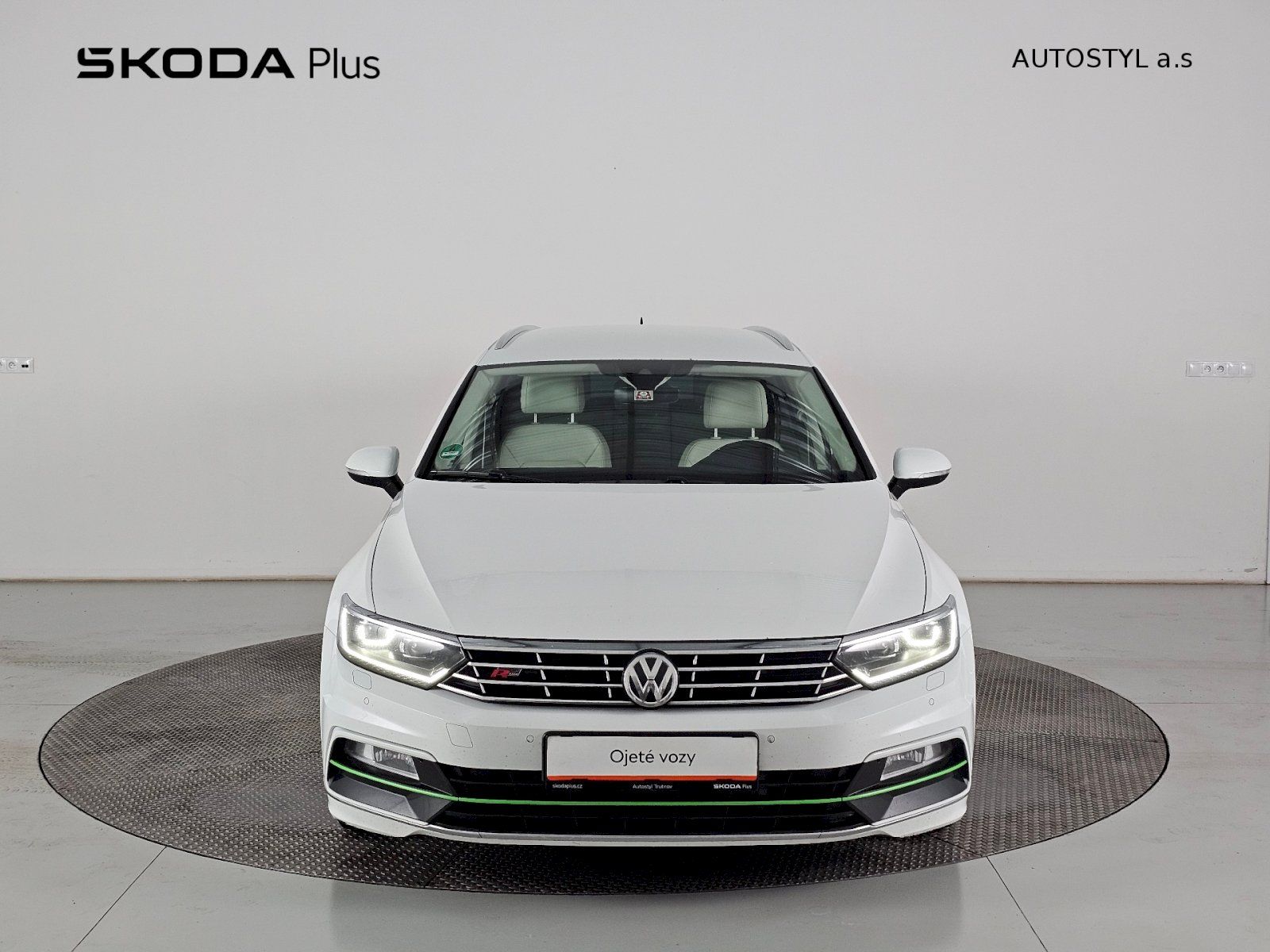 Volkswagen Passat Variant, 2.0TDI 140kW DSG R-line DSG 4x - fotka 4