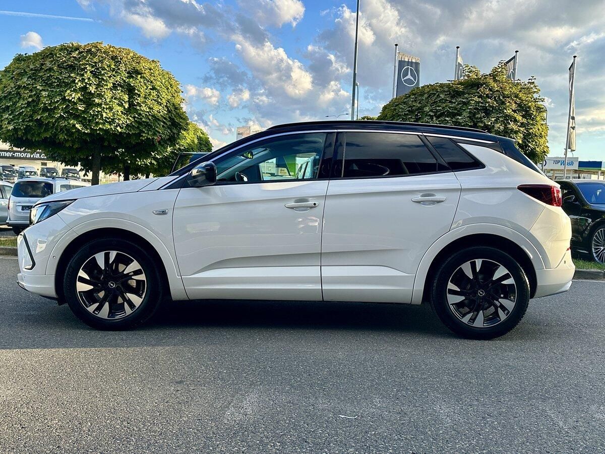 Opel Grandland, ULTIMATE 1,2 Turbo AT8 - fotka 6