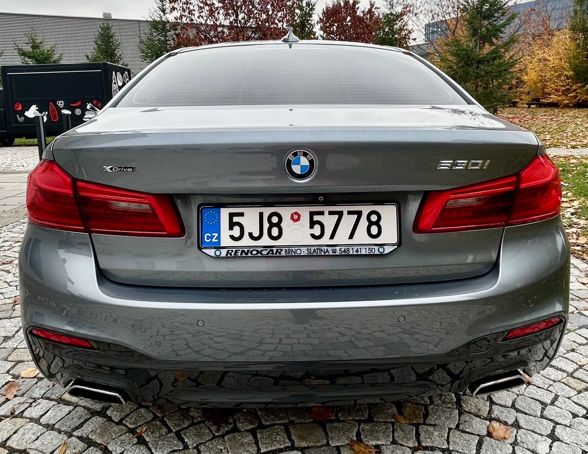 BMW Řada 5, 530 XI M-PAKET-LED-ACC-H&K-ČR - fotka 5