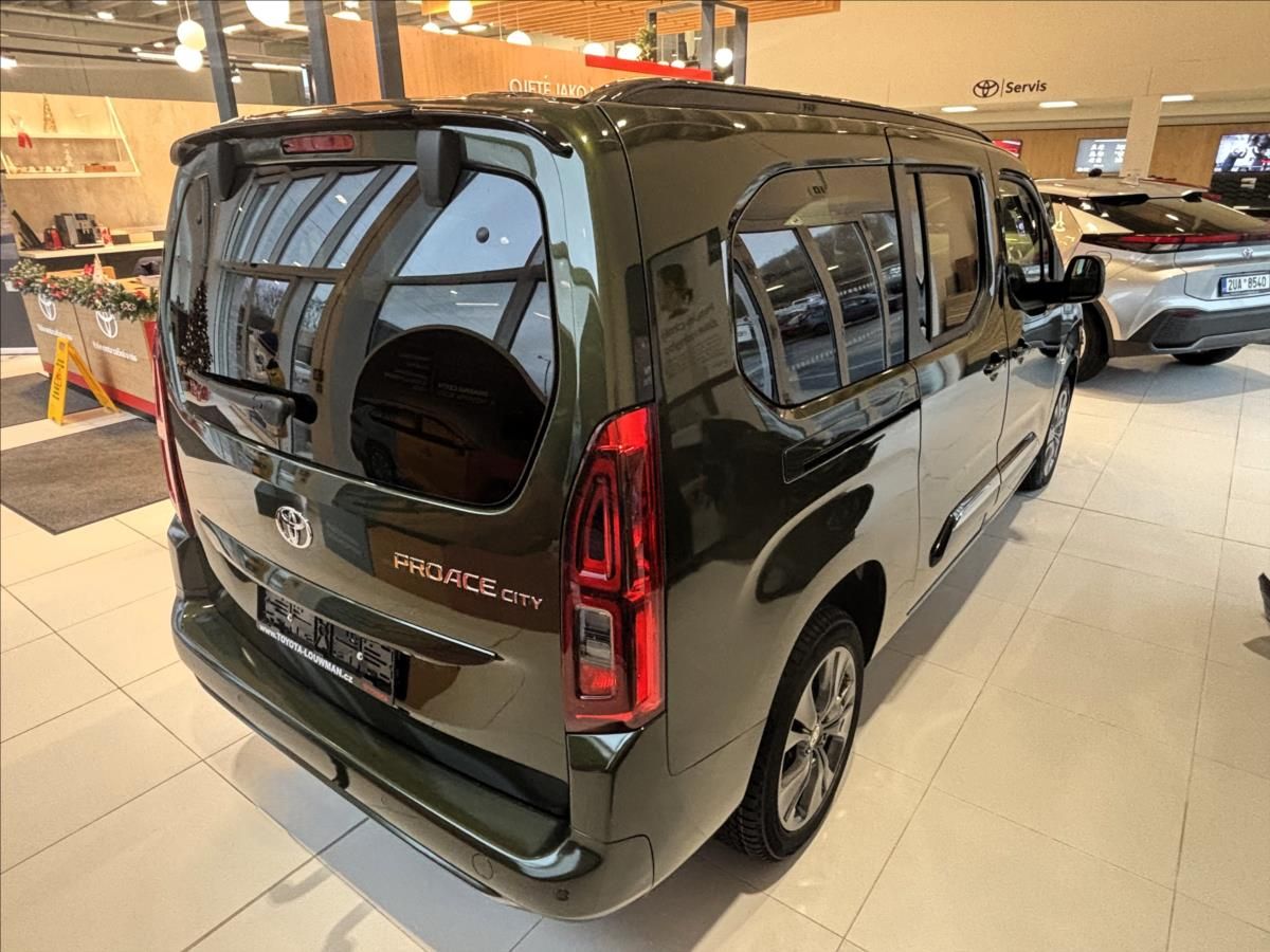Toyota Proace City Verso, 1,5   LWB 1.5D 130 MT  Family - fotka 6