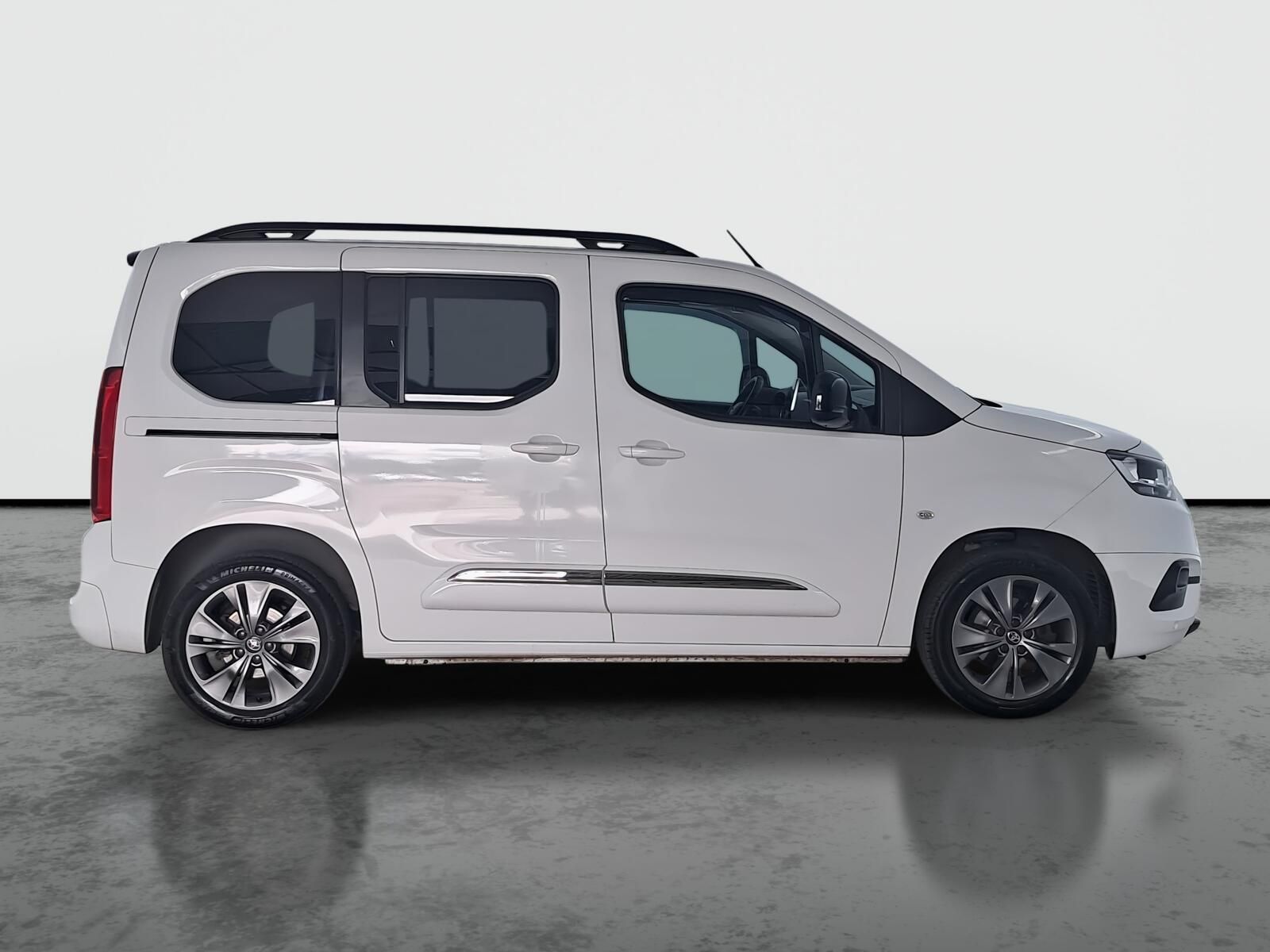 Toyota Proace City Verso, 1.2 T, 5Míst, Klima, ČR, 1Maj - fotka 6