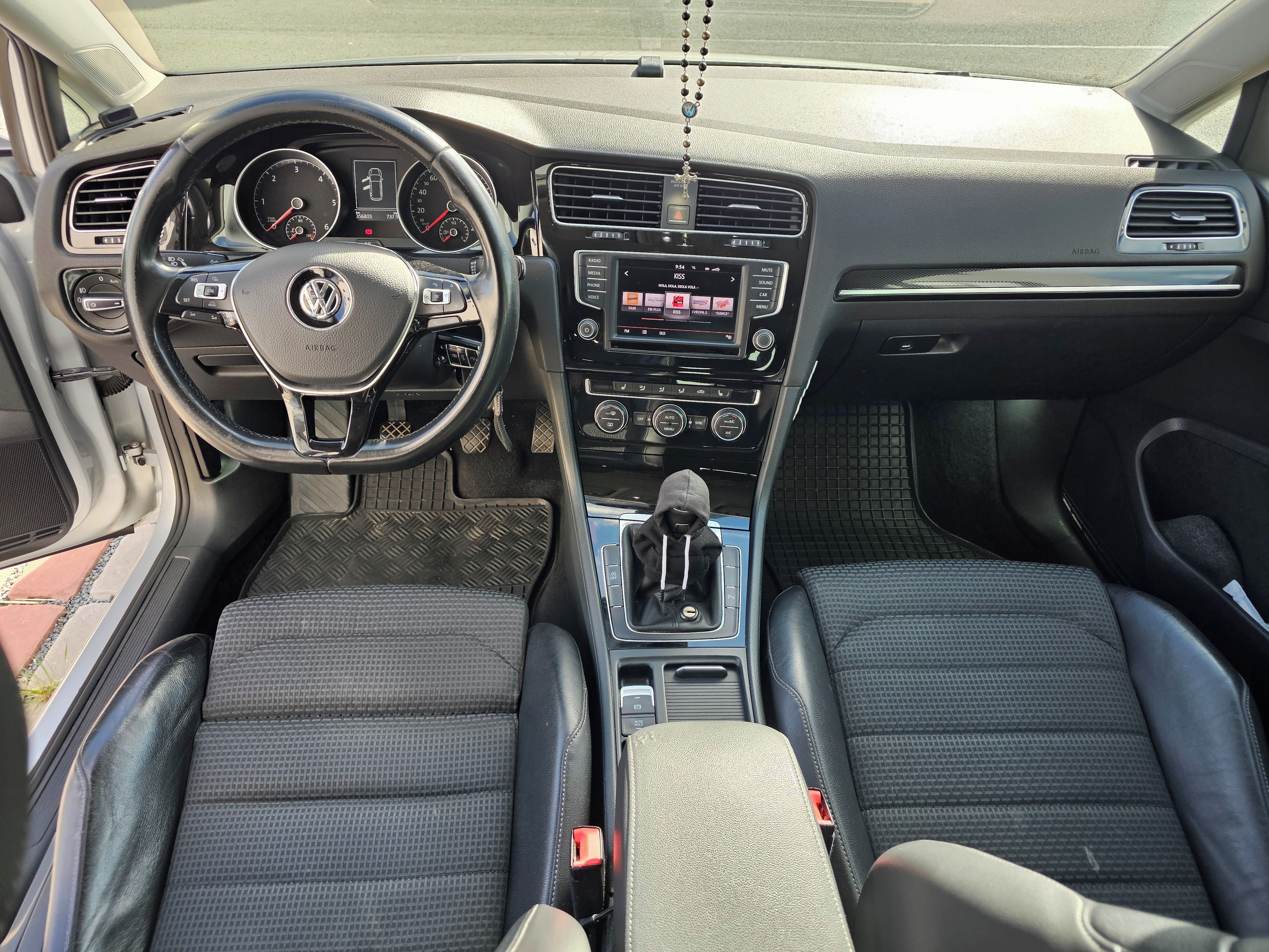 Volkswagen Golf, 1.6 TDI 81KW - fotka 4