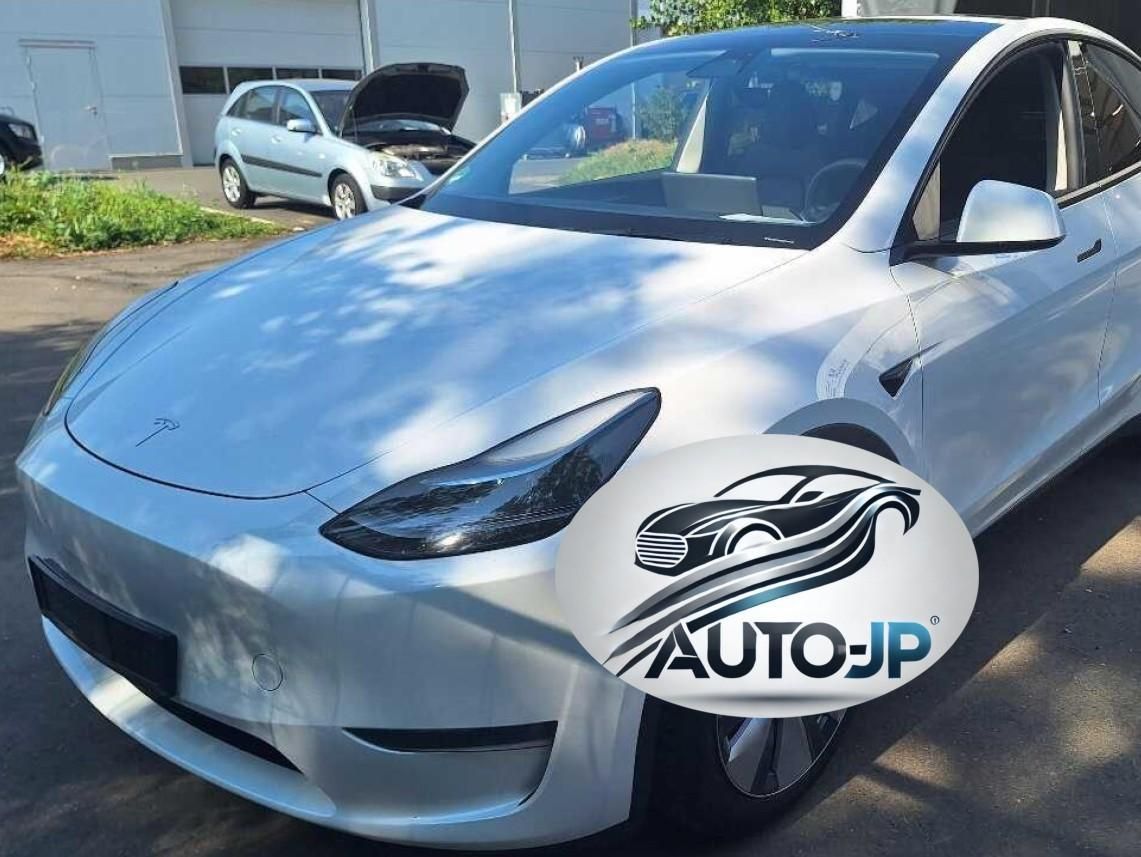 Tesla Model Y, AWD Long Range    PŘIPRAVUJEME