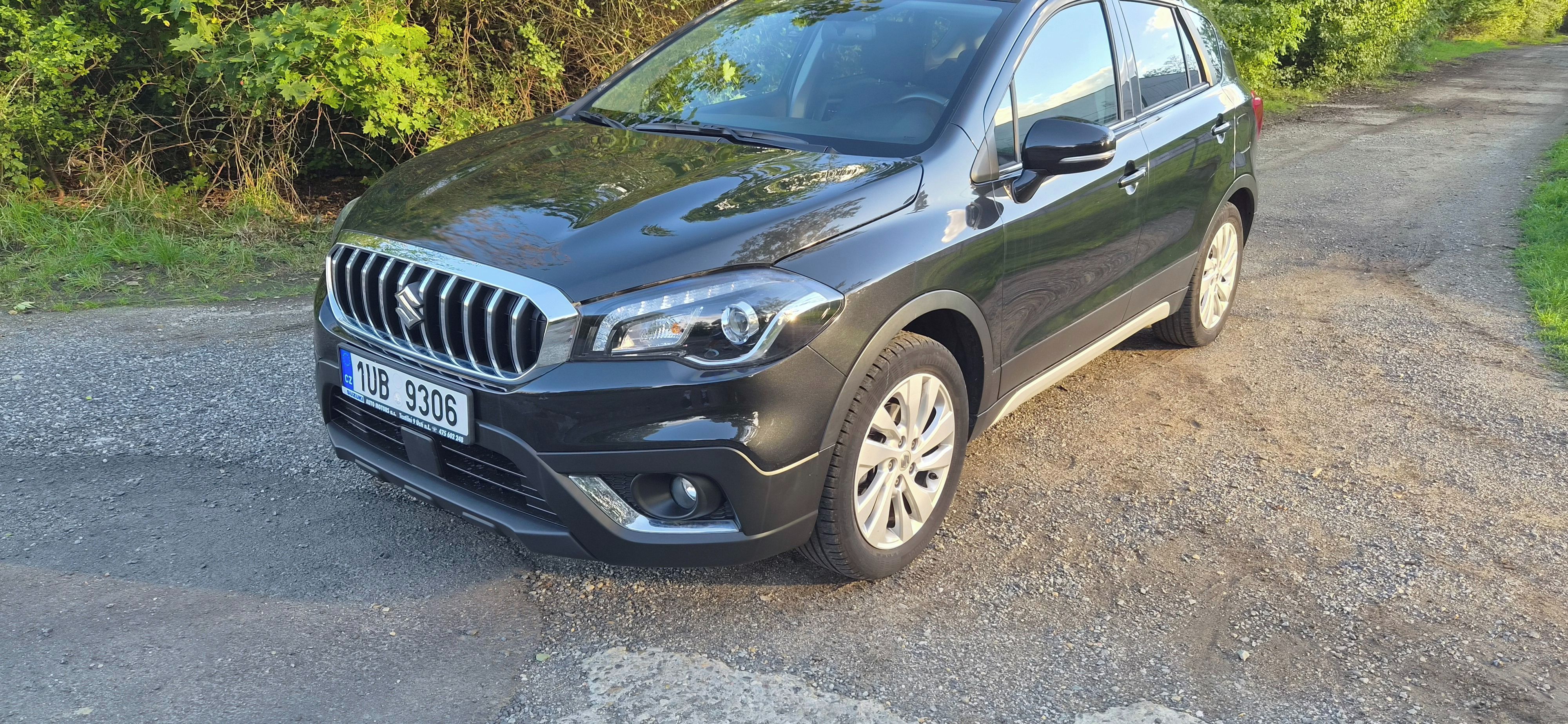 Suzuki SX4, Suzuki S- Cross 4x4 1,4 benzín - fotka 3