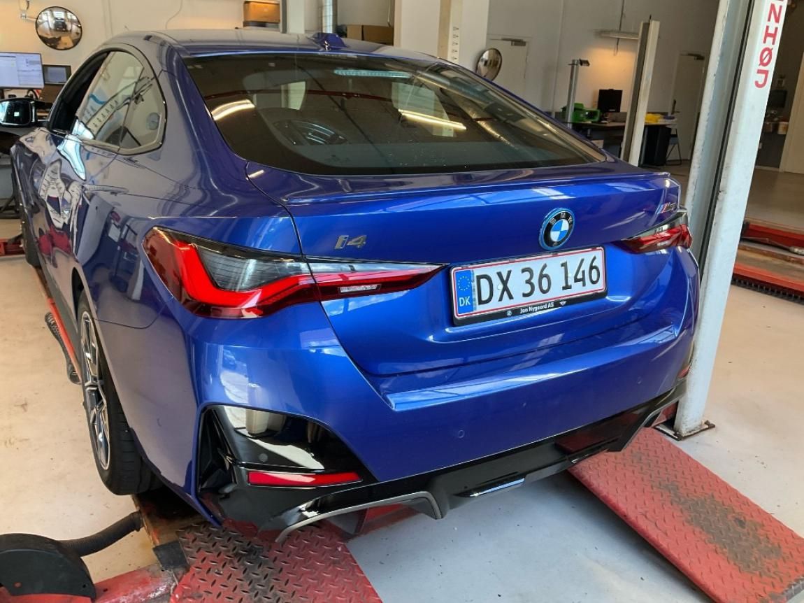 BMW i4, M50 xDrive - fotka 3