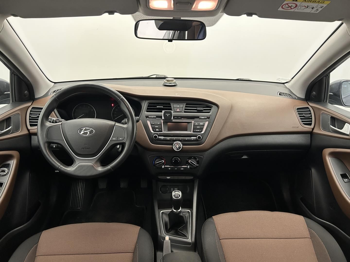 Hyundai i20, 1.2i 62kW Comfort - fotka 5