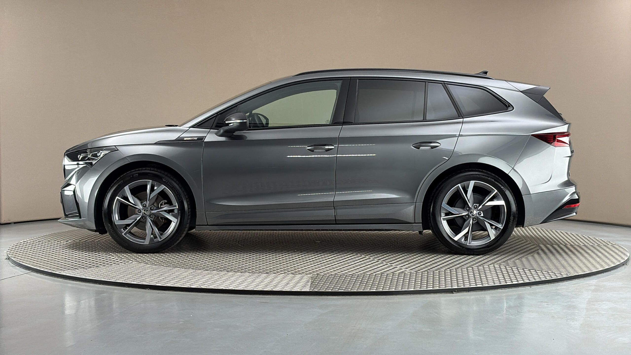 Škoda Enyaq, 62 kWh AUT 60 Sportline - fotka 4