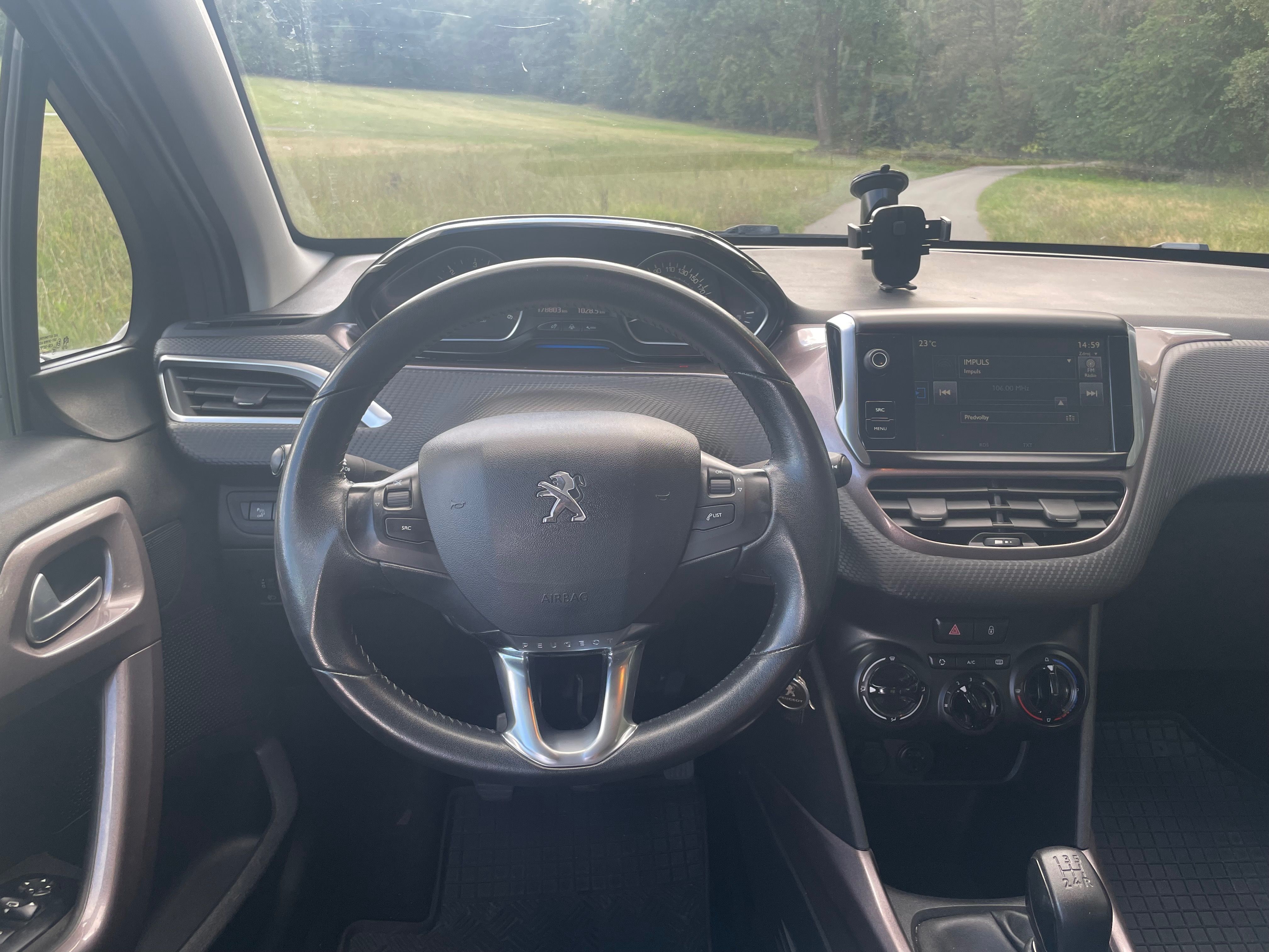 Peugeot 2008, 1.6 HDi - fotka 6
