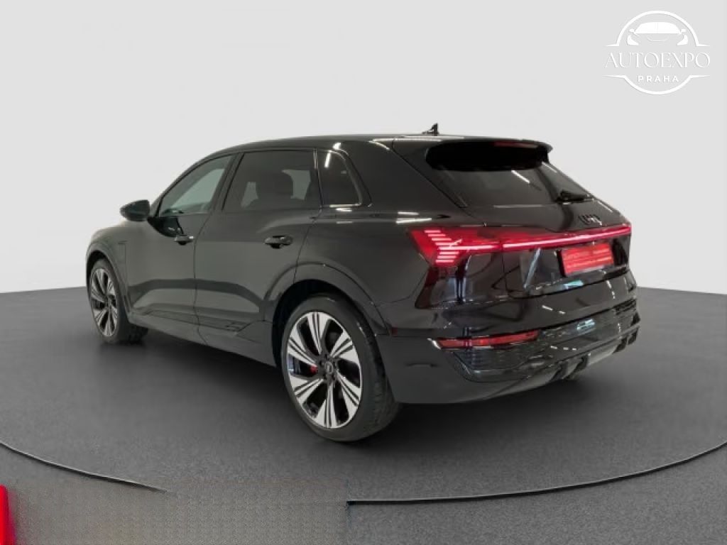 Audi Q8 e-tron, Q8 55 e-tron 2x S-Line* - fotka 4