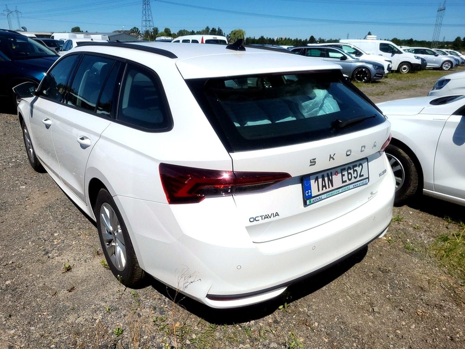 Škoda Octavia, SELECTION 1,5 TSI 85 kW DSG - fotka 4