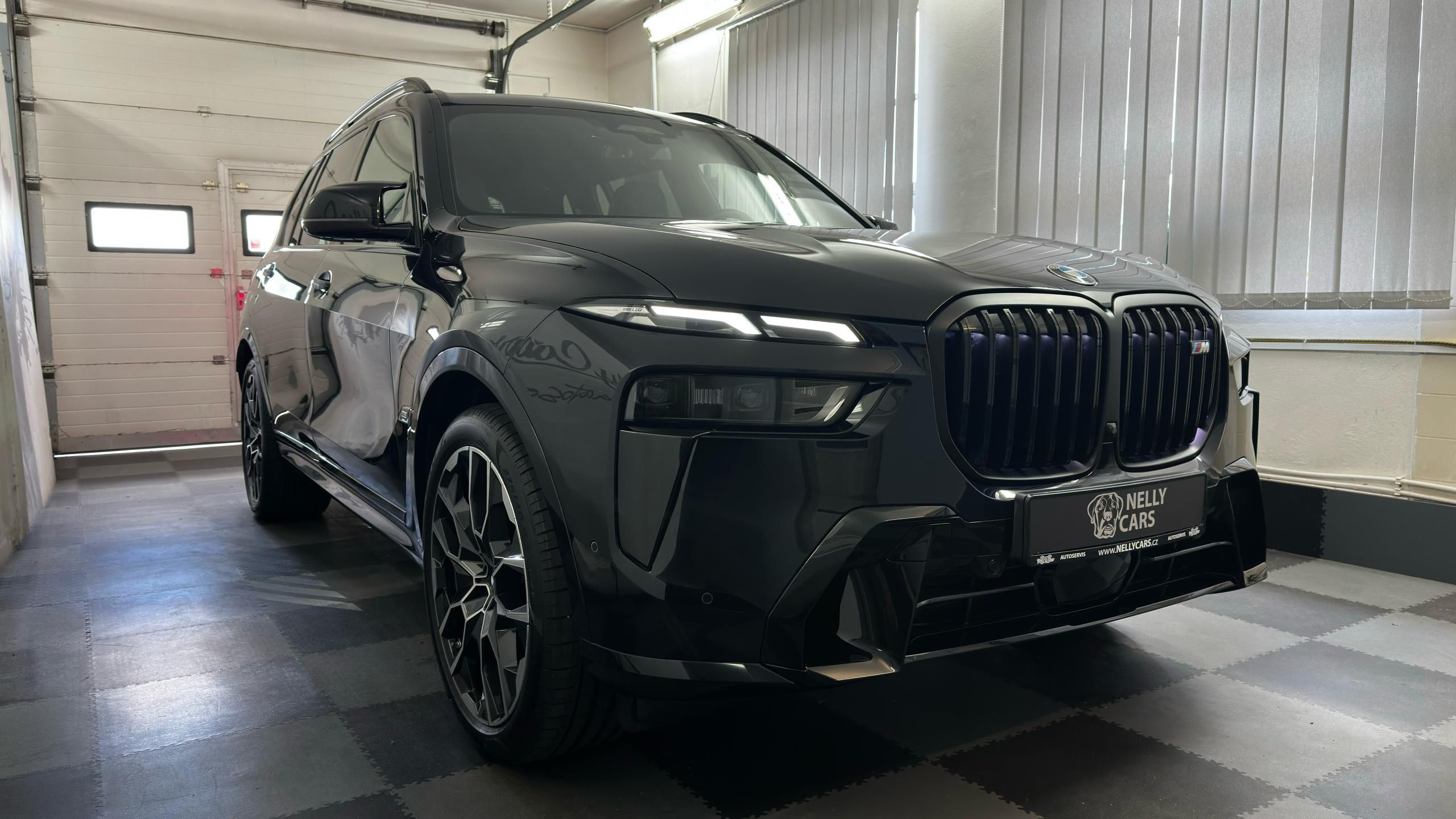 BMW X7, M60i X-DRIVE / ZÁRUKA / 7 MÍST