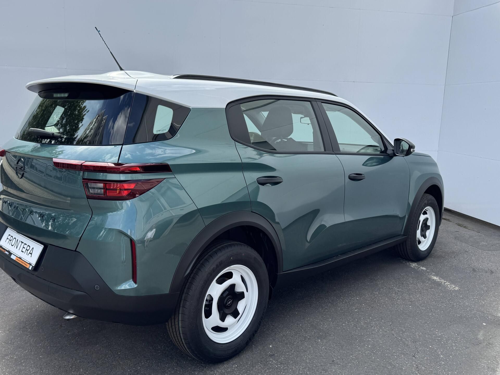 Opel Frontera, Edition Hybrid  1,2 TURBO - fotka 6