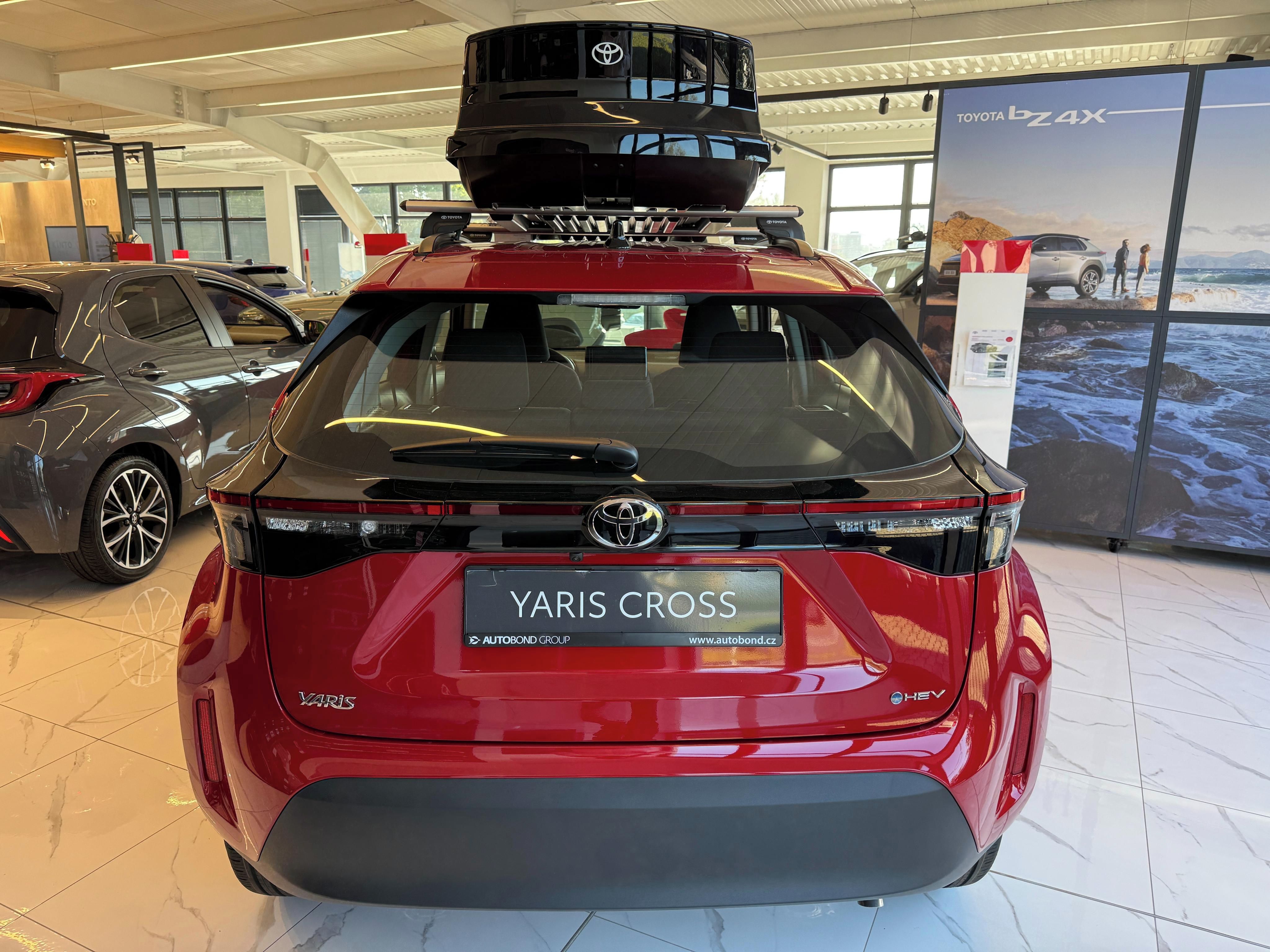 Toyota Yaris Cross, 1.5 HEV COMFORT + zimní kola - fotka 6
