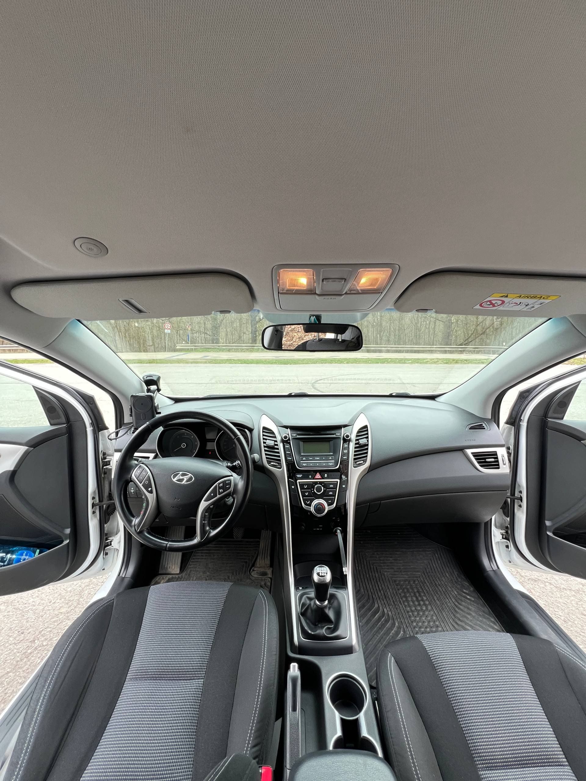 Hyundai i30, Hyundai i30 1.6 CRDi Nový STK - fotka 6