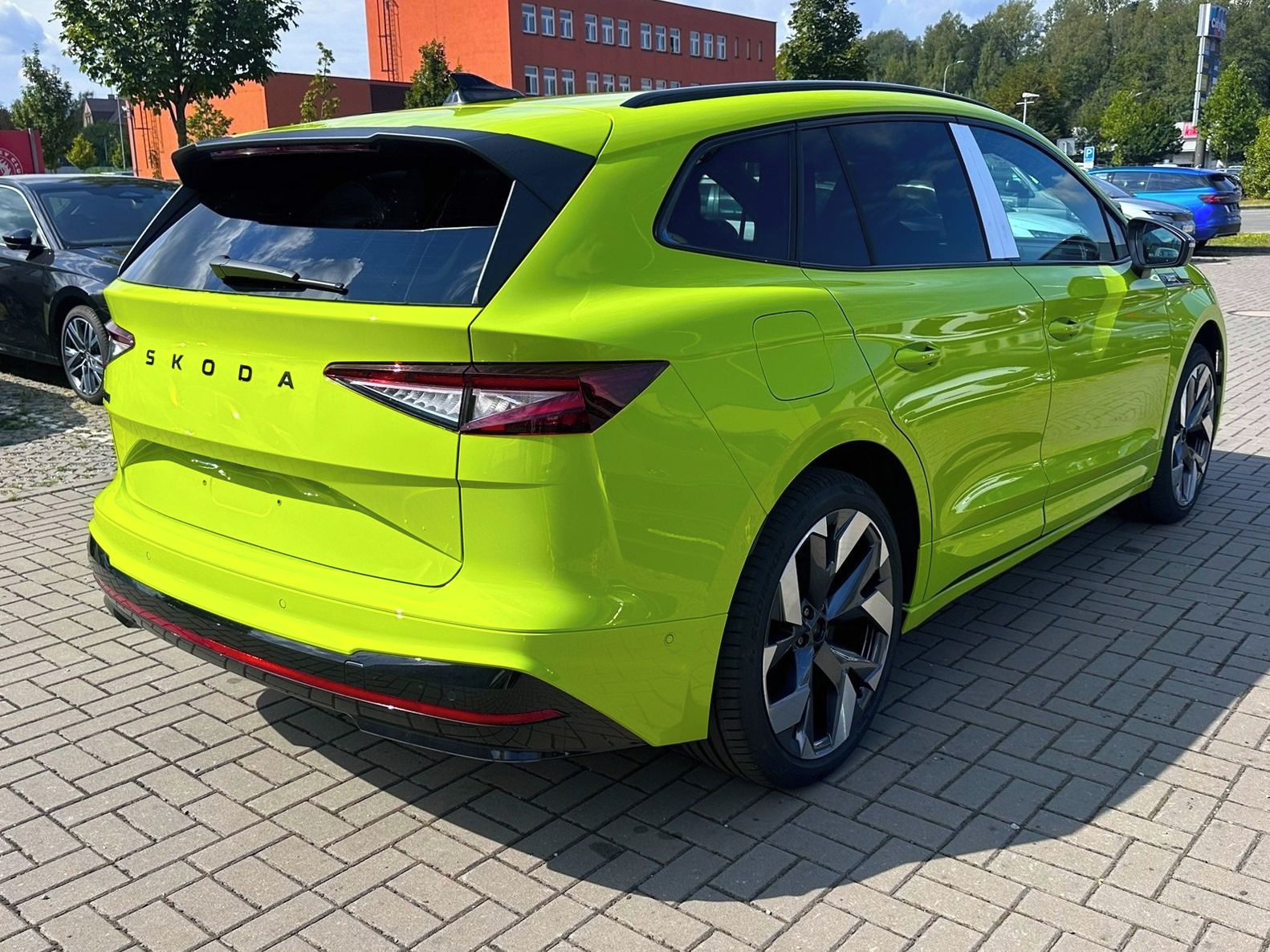 Škoda Enyaq, VRS, 4x4,250 kW, 82kWh,SKLADEM - fotka 4