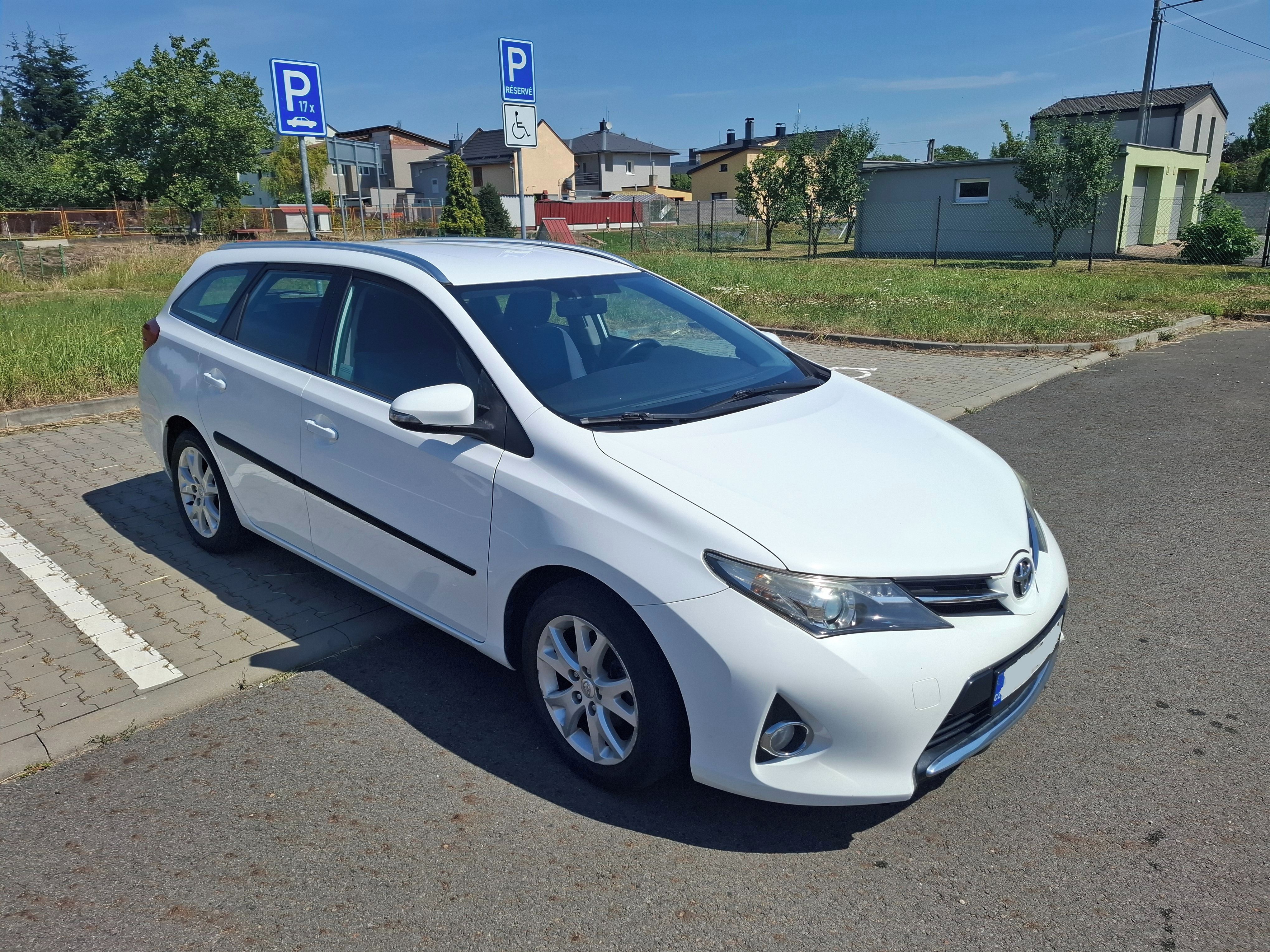 Toyota Auris, Toyota Auris Touring Sports
