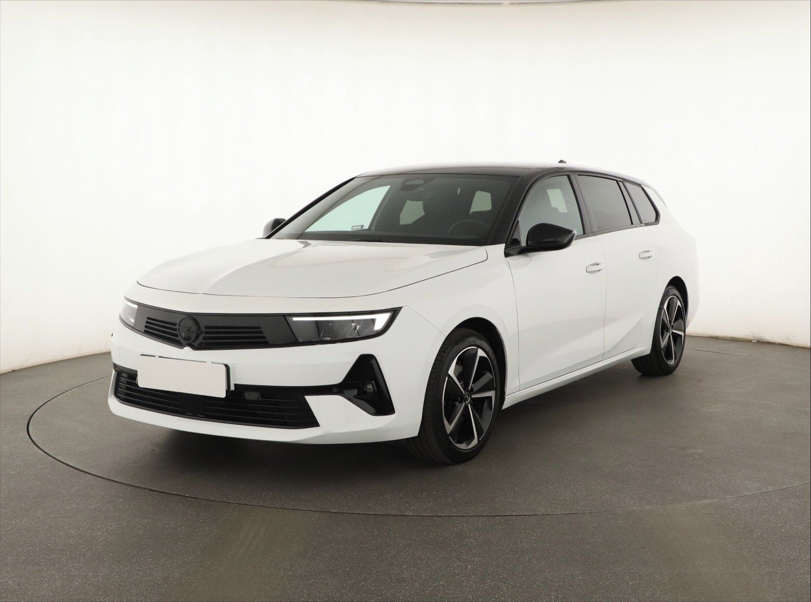Opel Astra, 1.2 Turbo, GS-Line, ČR,1.maj - fotka 2