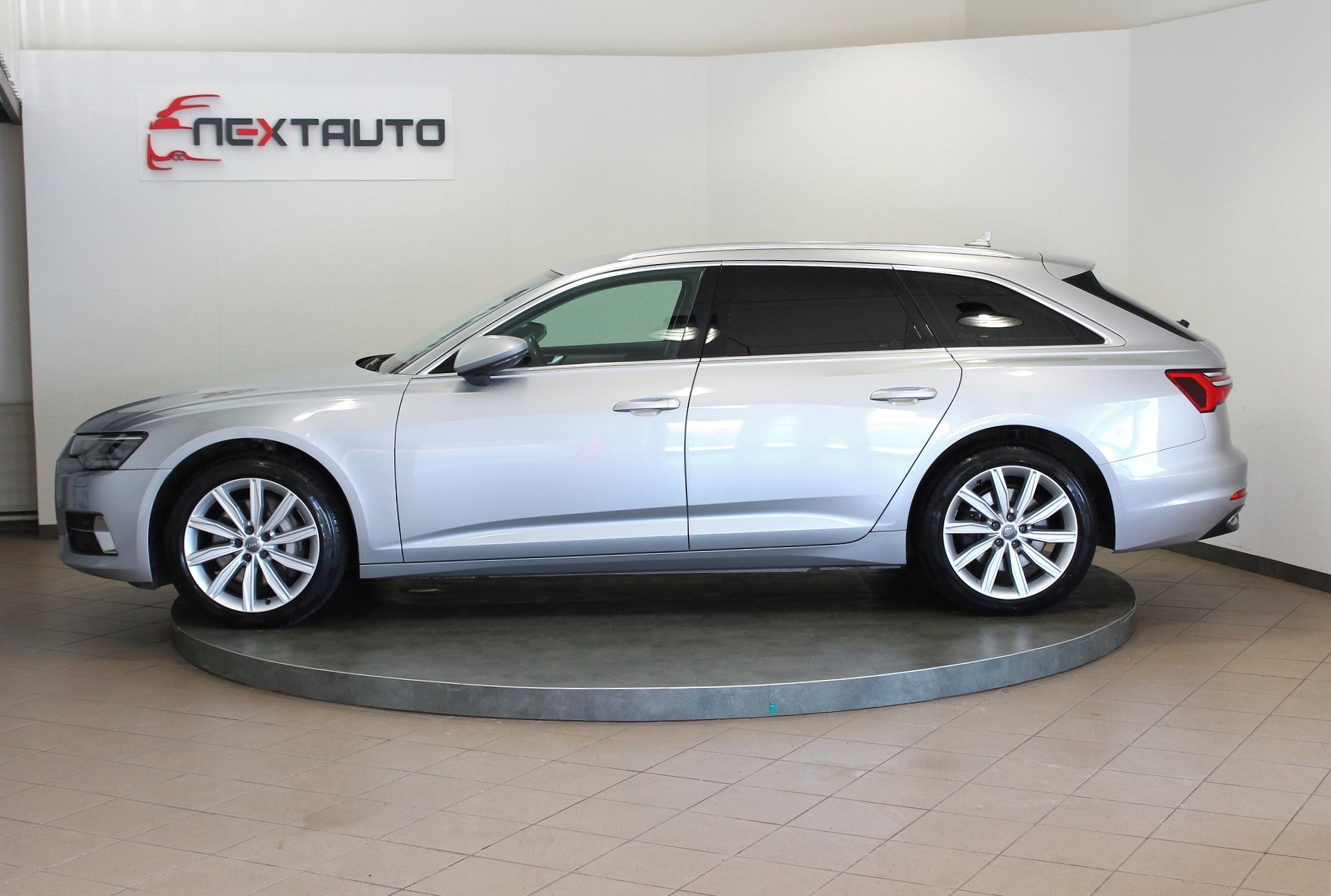 Audi A6 Avant, 45 TDI 204kW QUATTRO, SPORT - fotka 2