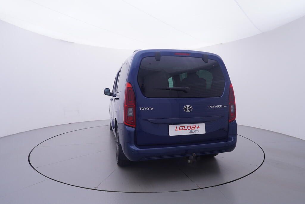 Toyota Proace City Verso, 1.5 D4-D 96 kW - fotka 4