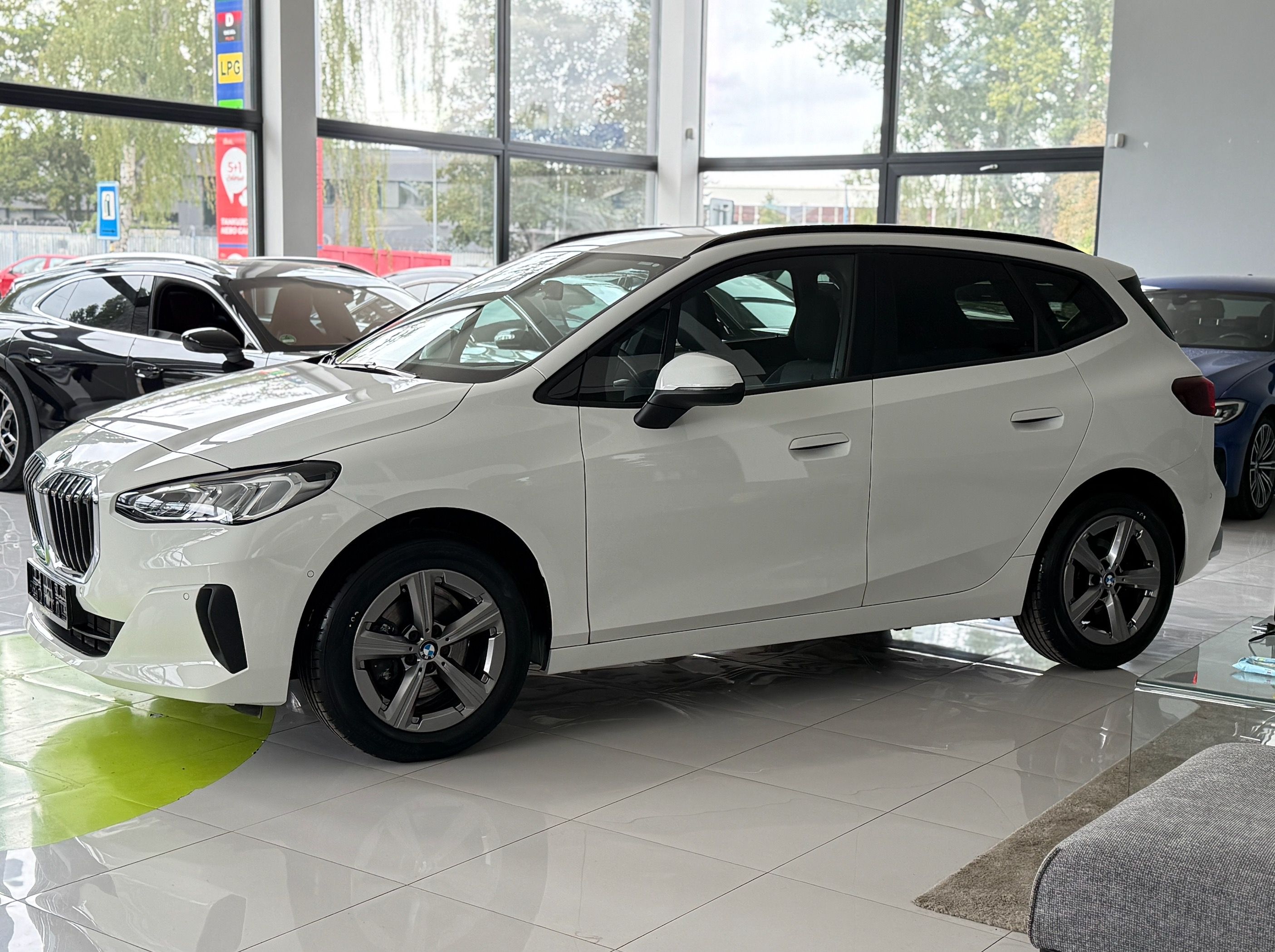 BMW Řada 2, TOP STAV | SERVIS | TAŽNÉ - fotka 4
