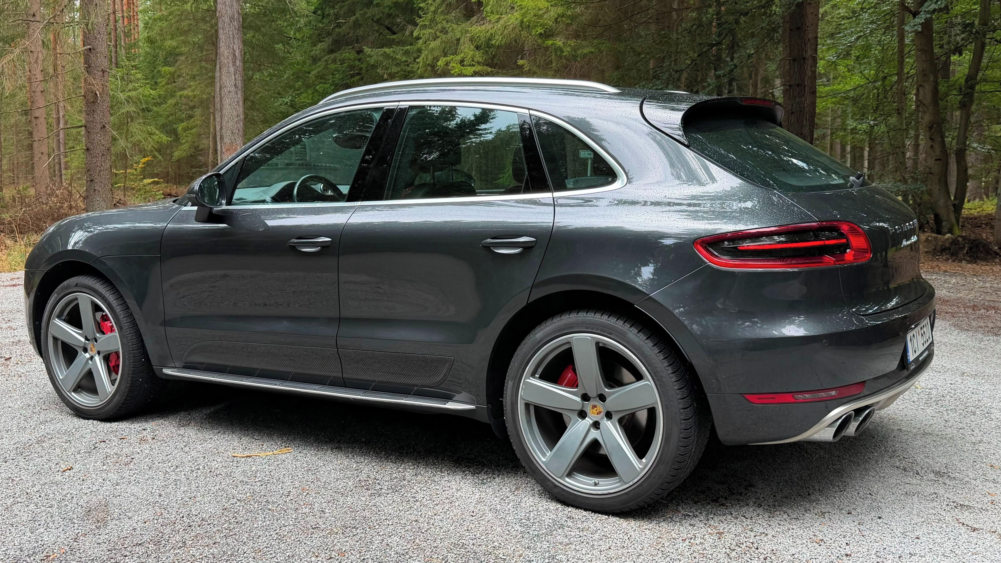 Porsche Macan, Turbo, téměř max výbava - fotka 5